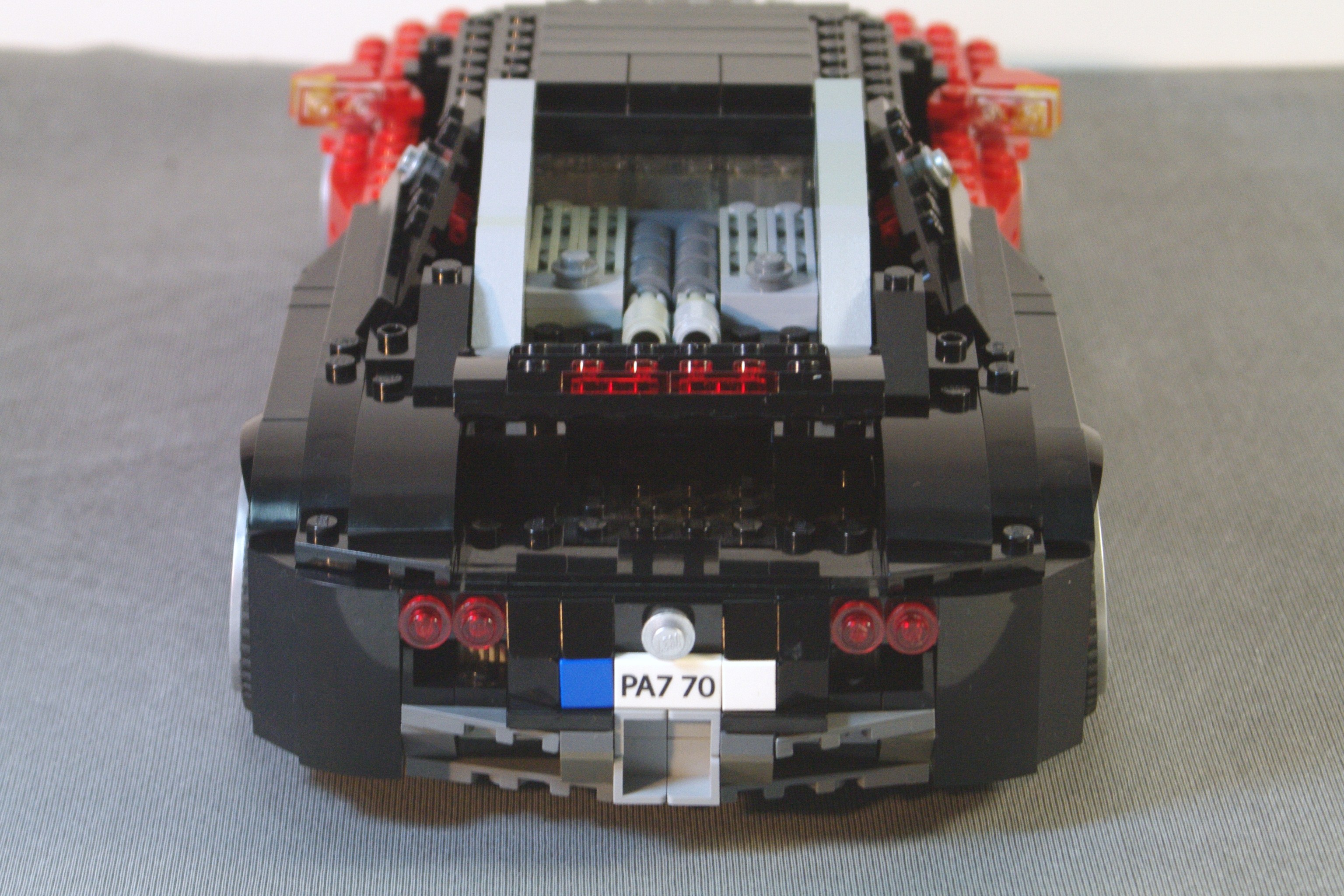 bugatti_veyron_large_12.jpg