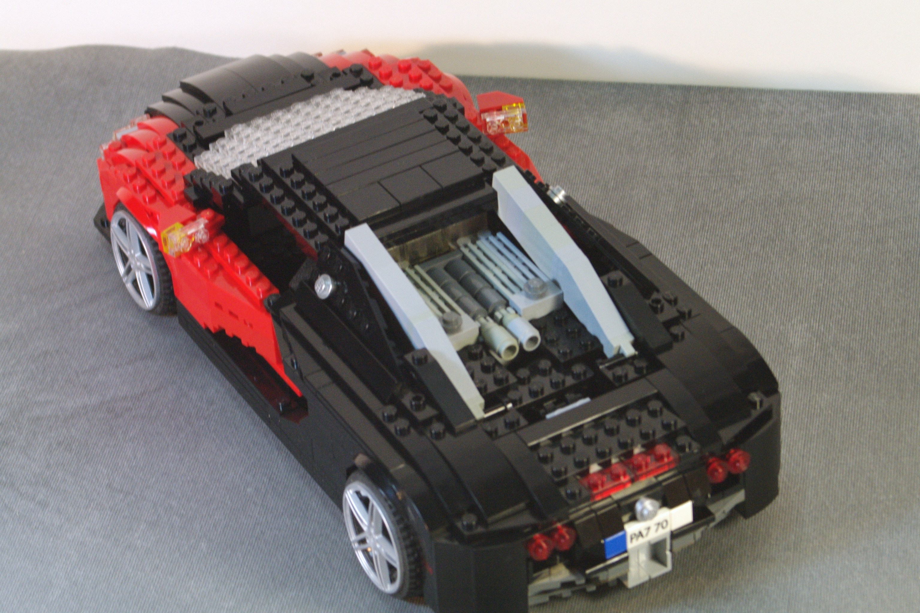 bugatti_veyron_large_13.jpg