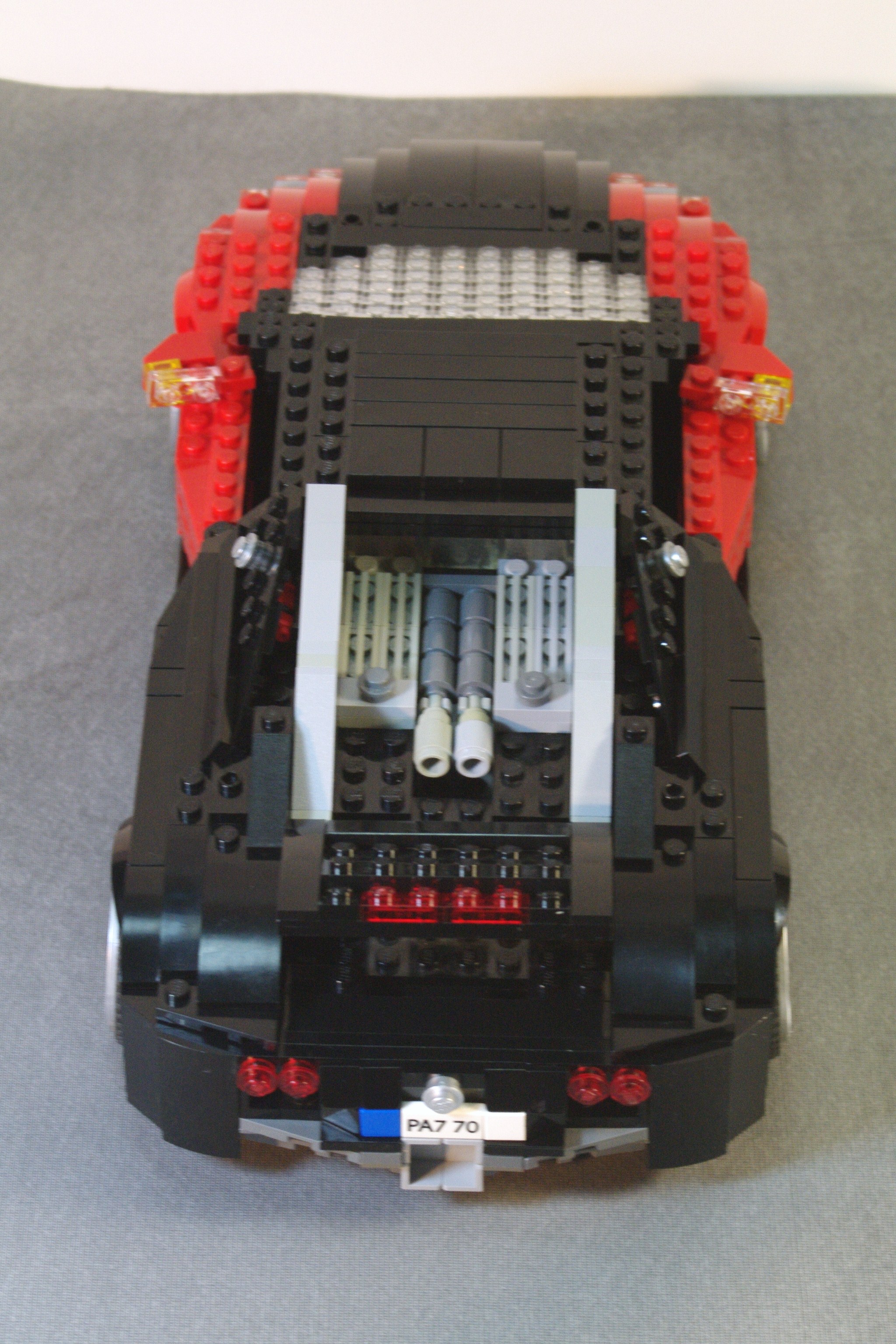 bugatti_veyron_large_14.jpg