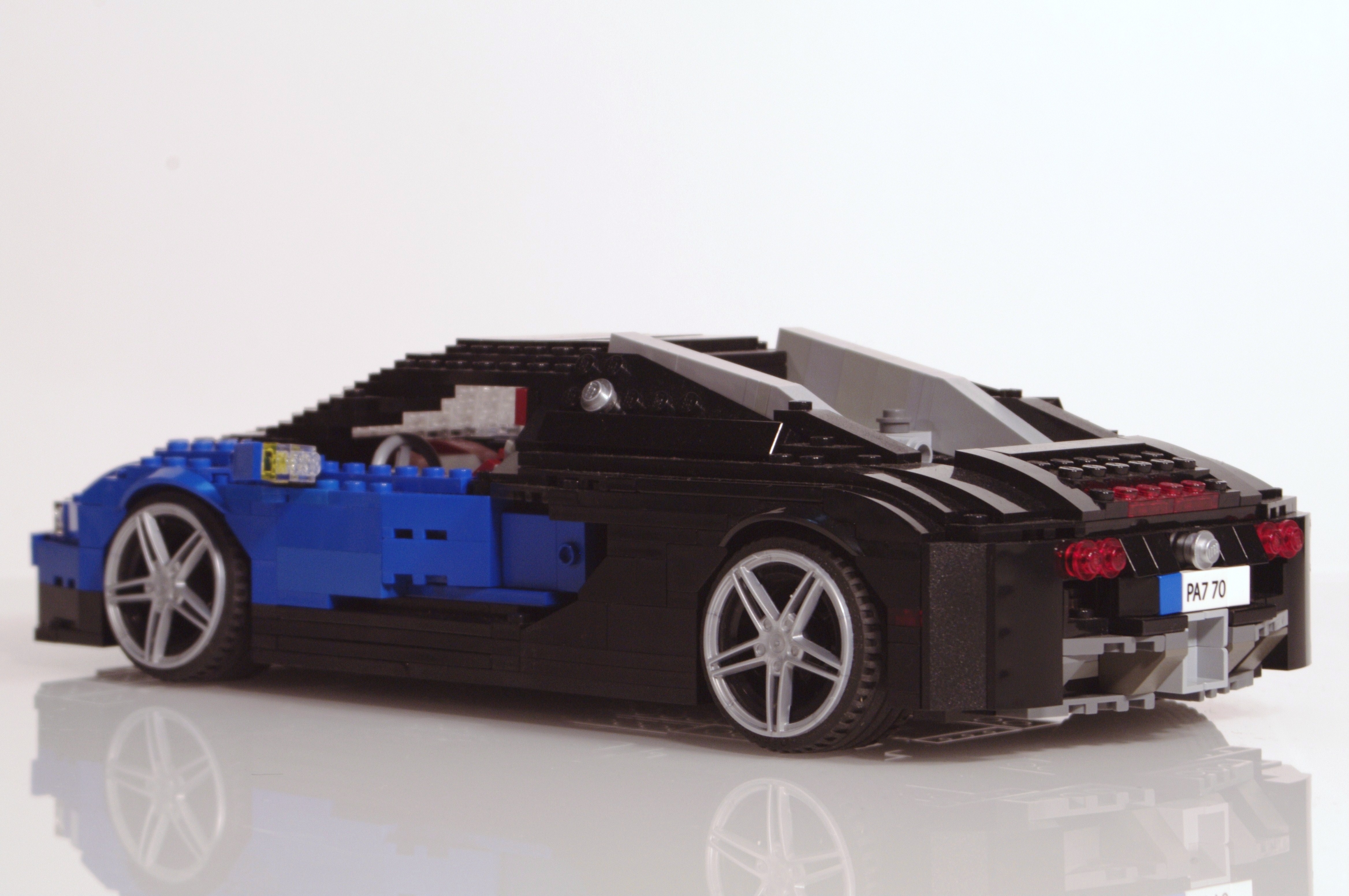 bugatti_veyron_large_28.jpg