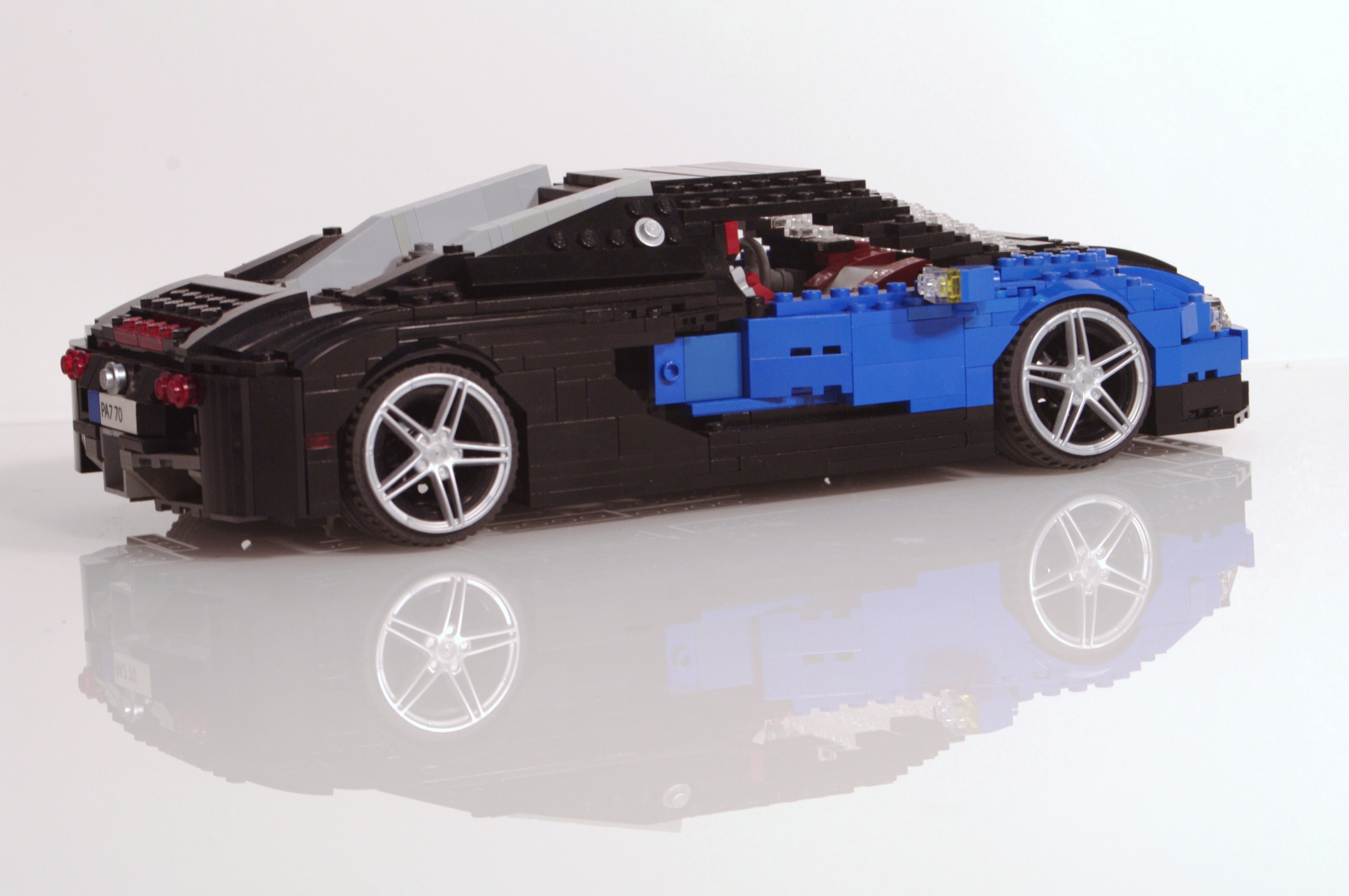 bugatti_veyron_large_36.jpg