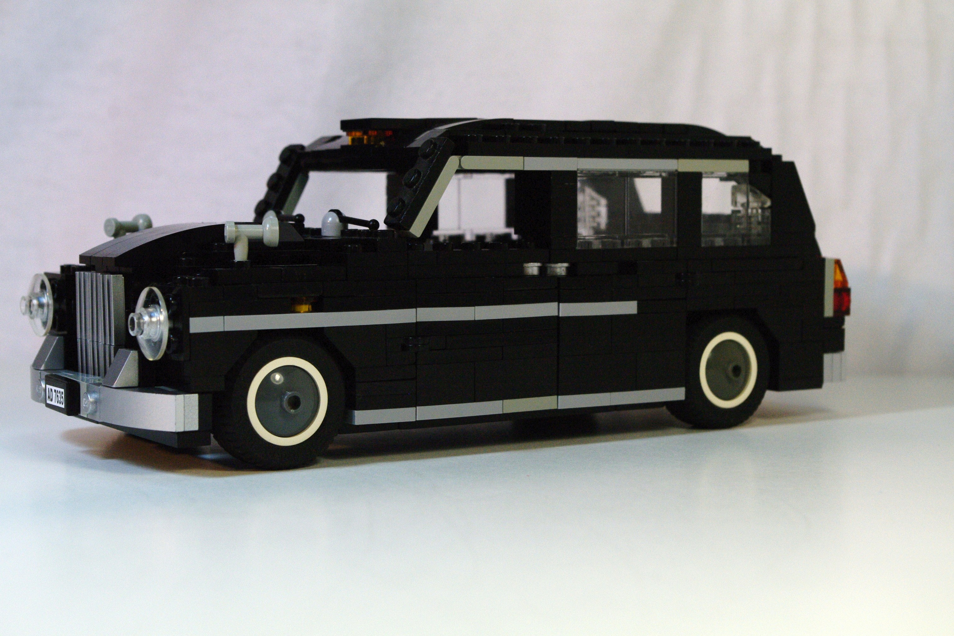 austin_fx4_black_cab_05.jpg