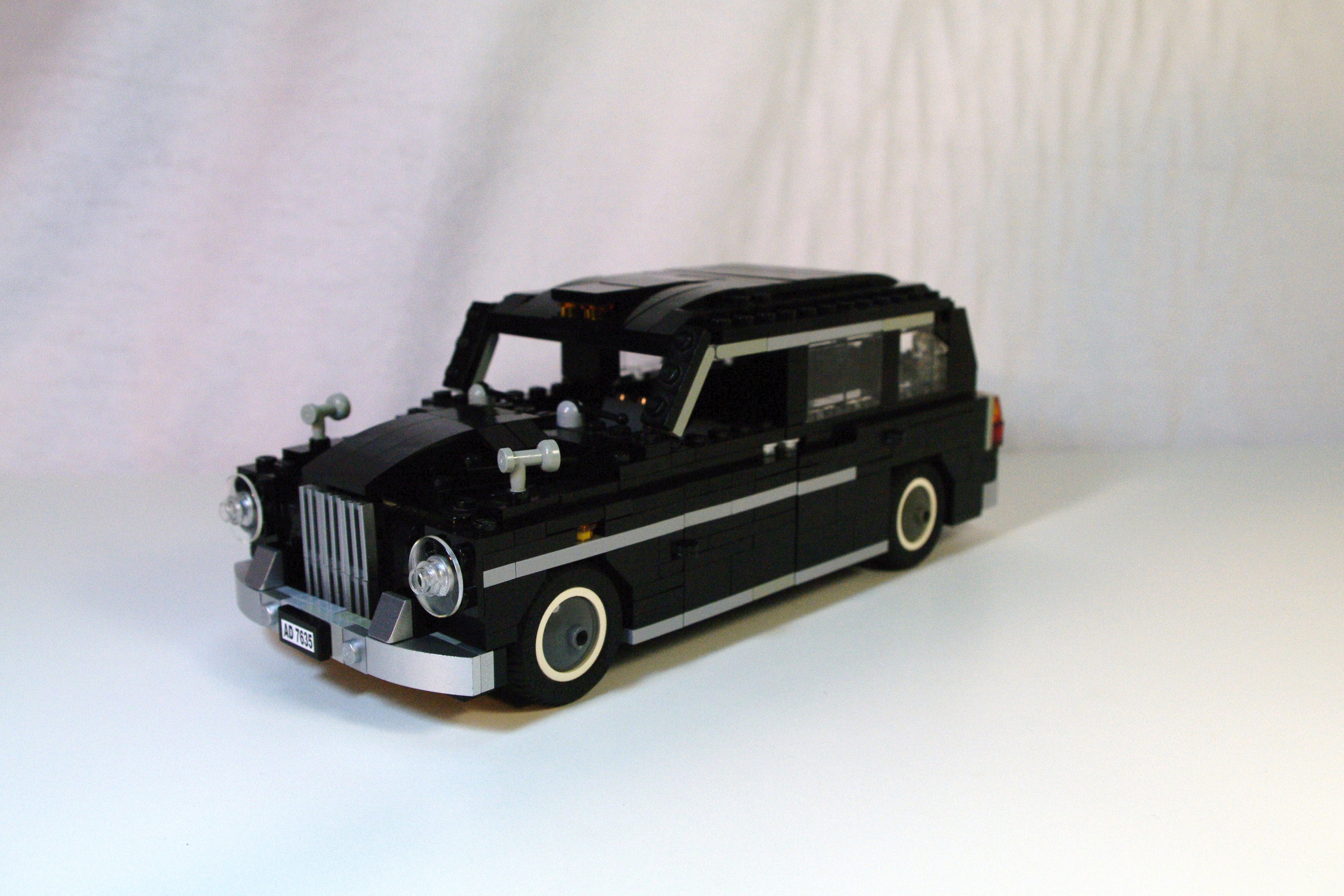 austin_fx4_black_cab_06.jpg