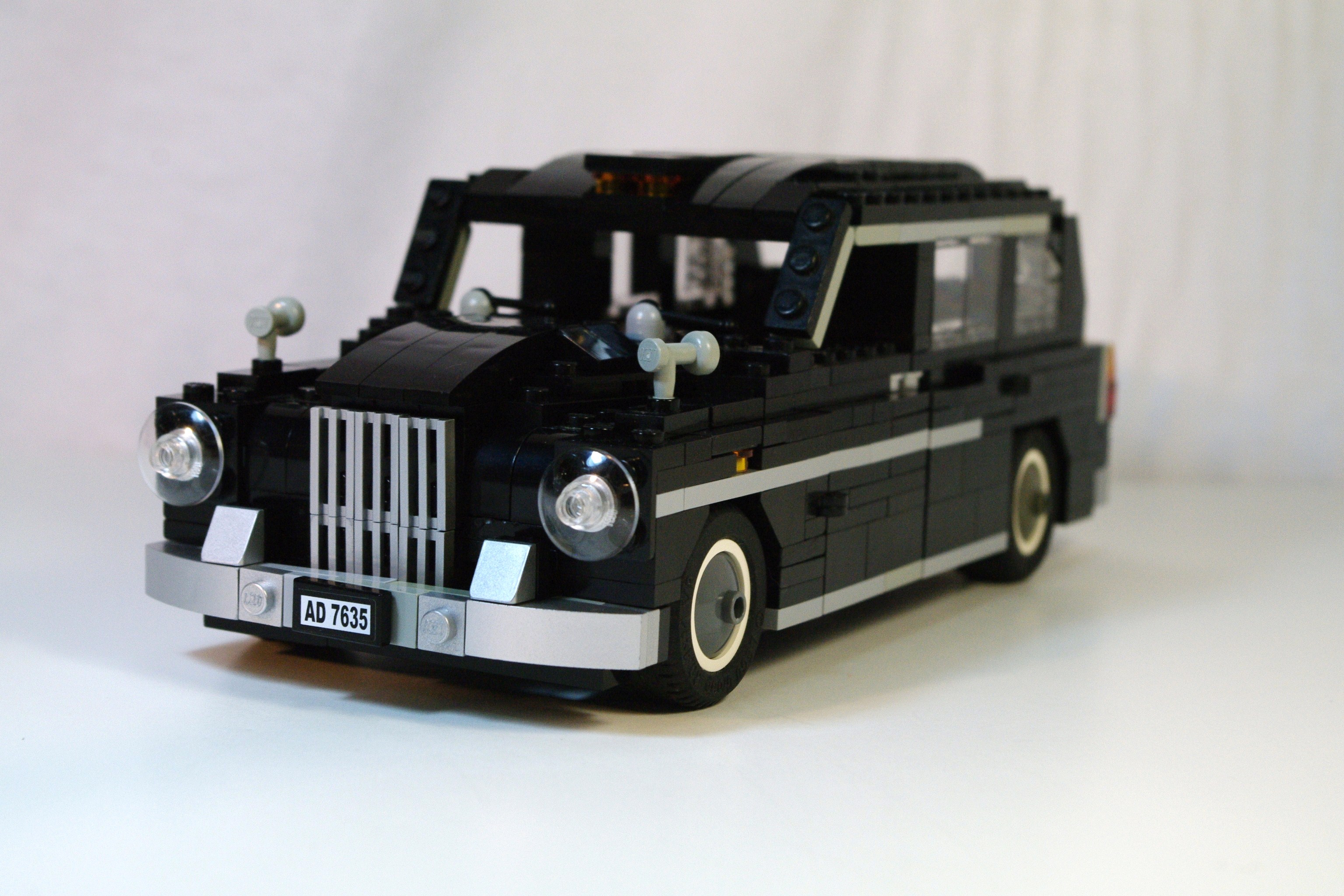 austin_fx4_black_cab_07.jpg