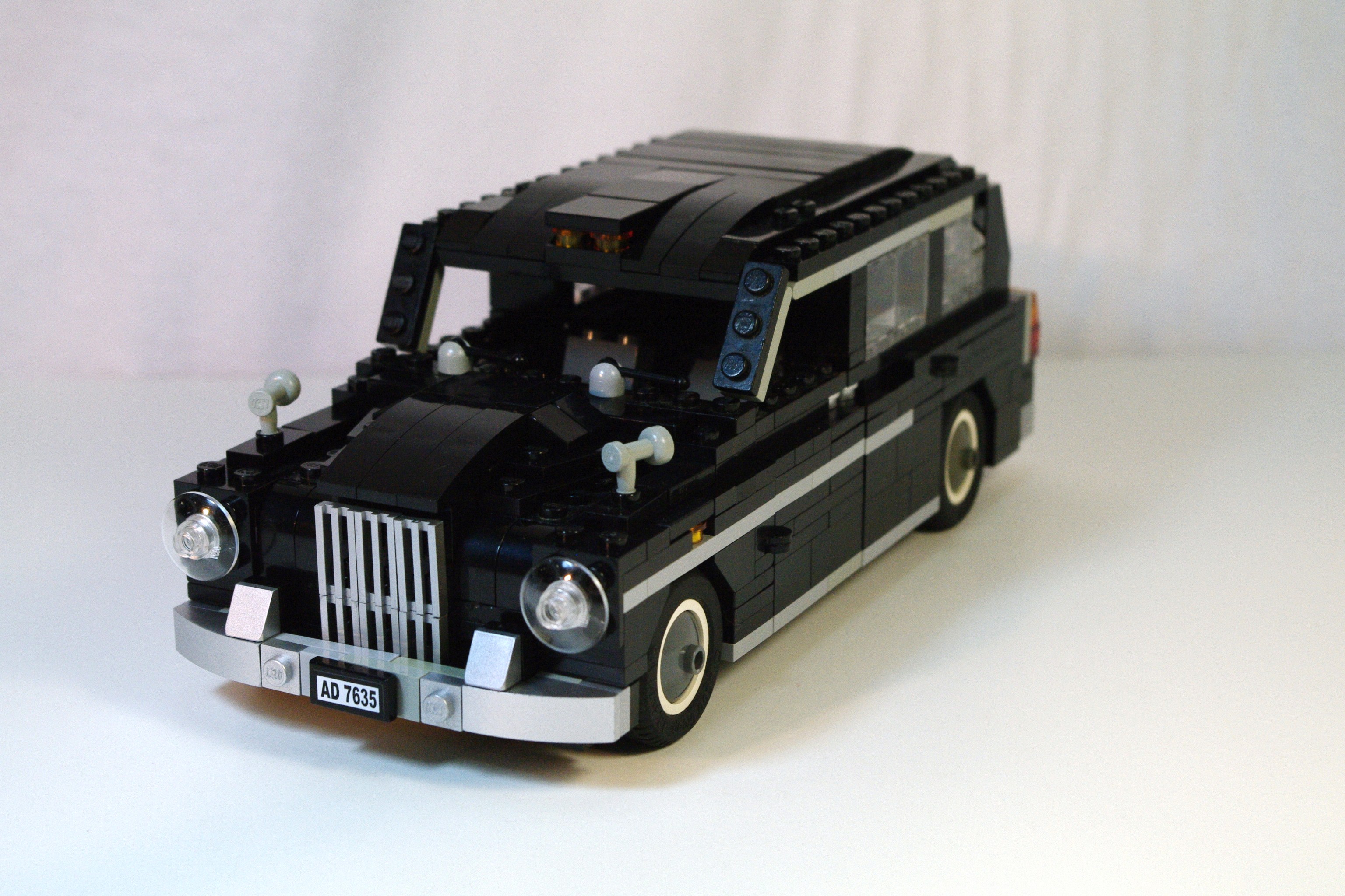 austin_fx4_black_cab_08.jpg