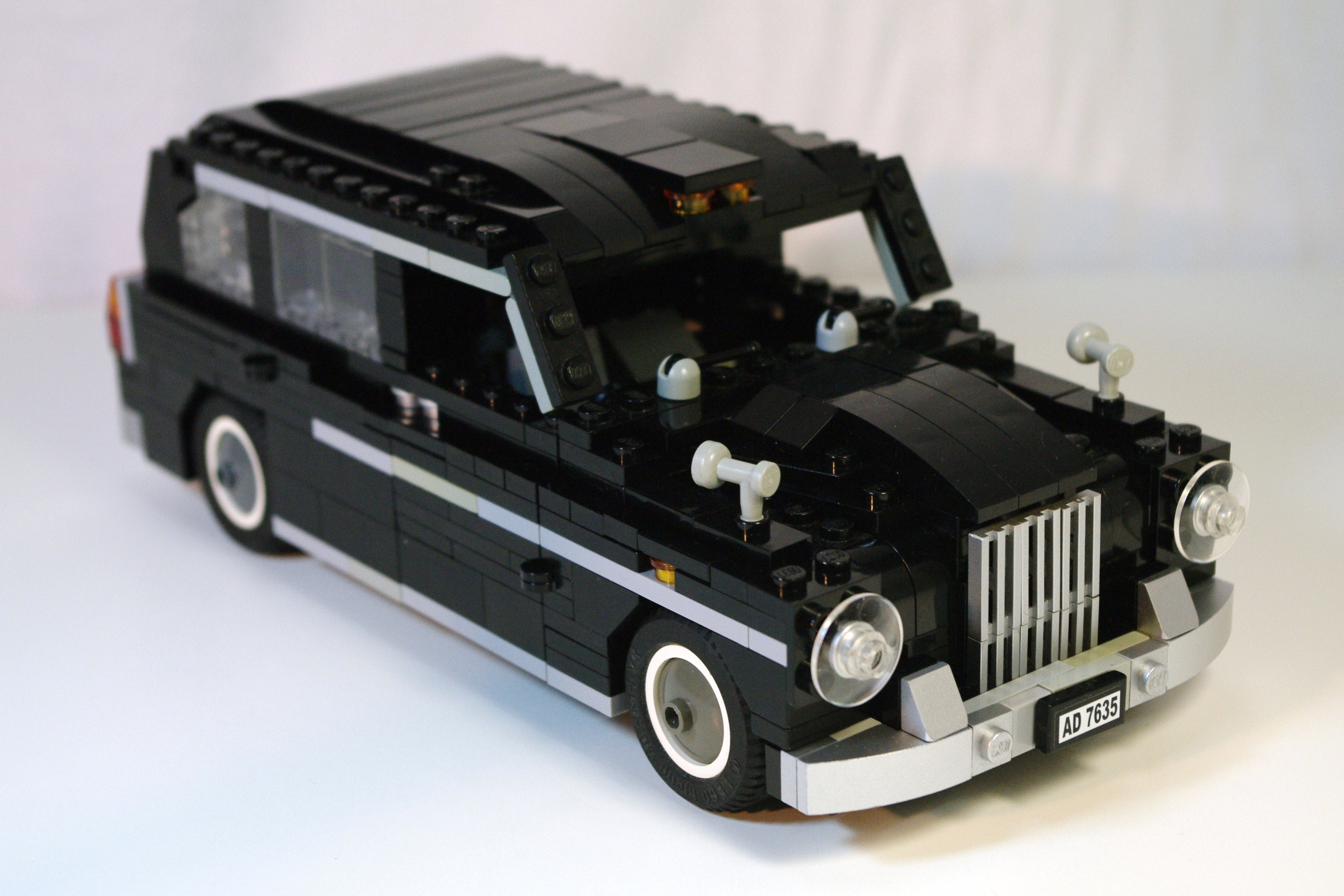 austin_fx4_black_cab_12.jpg