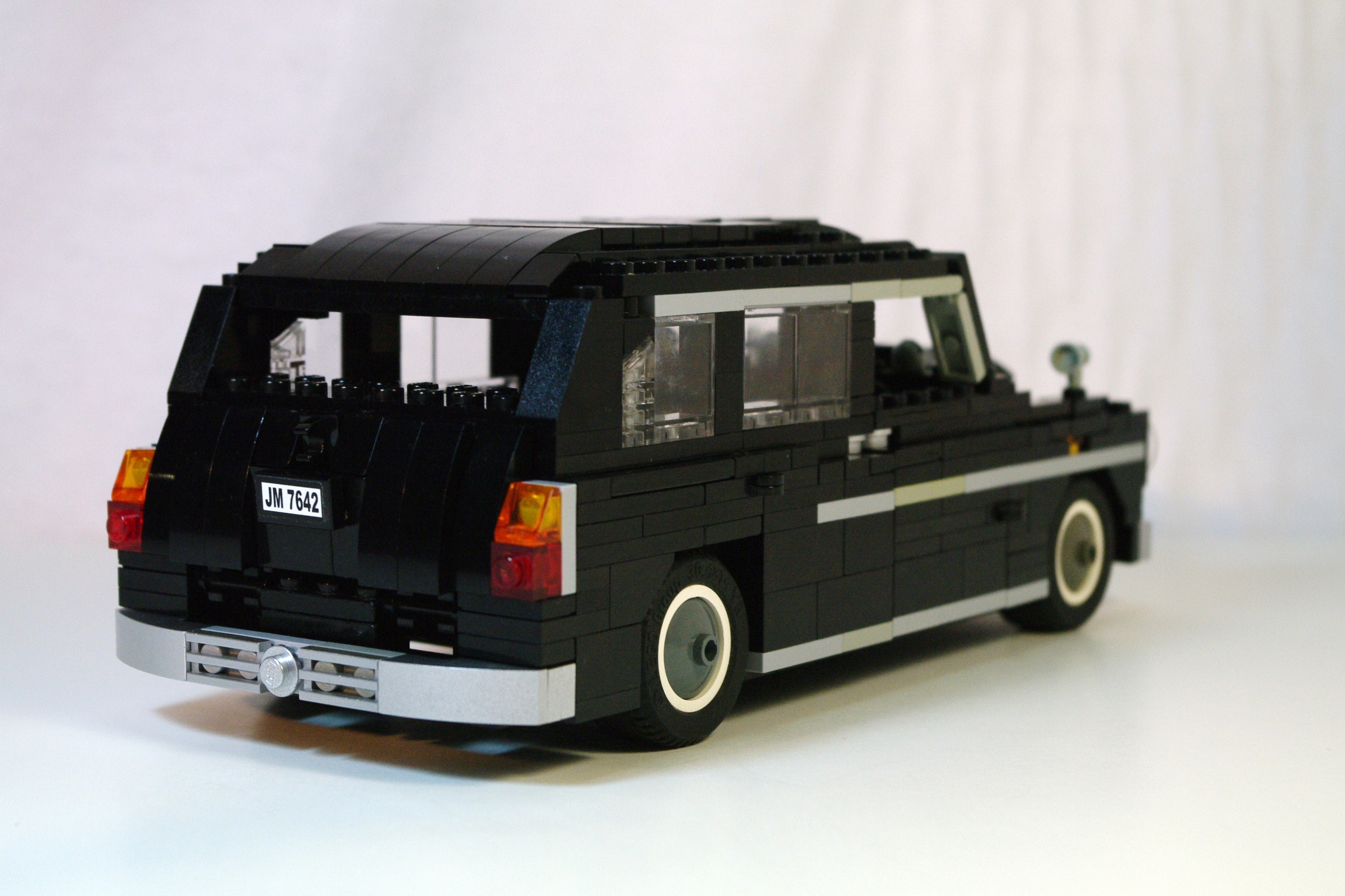 austin_fx4_black_cab_16.jpg