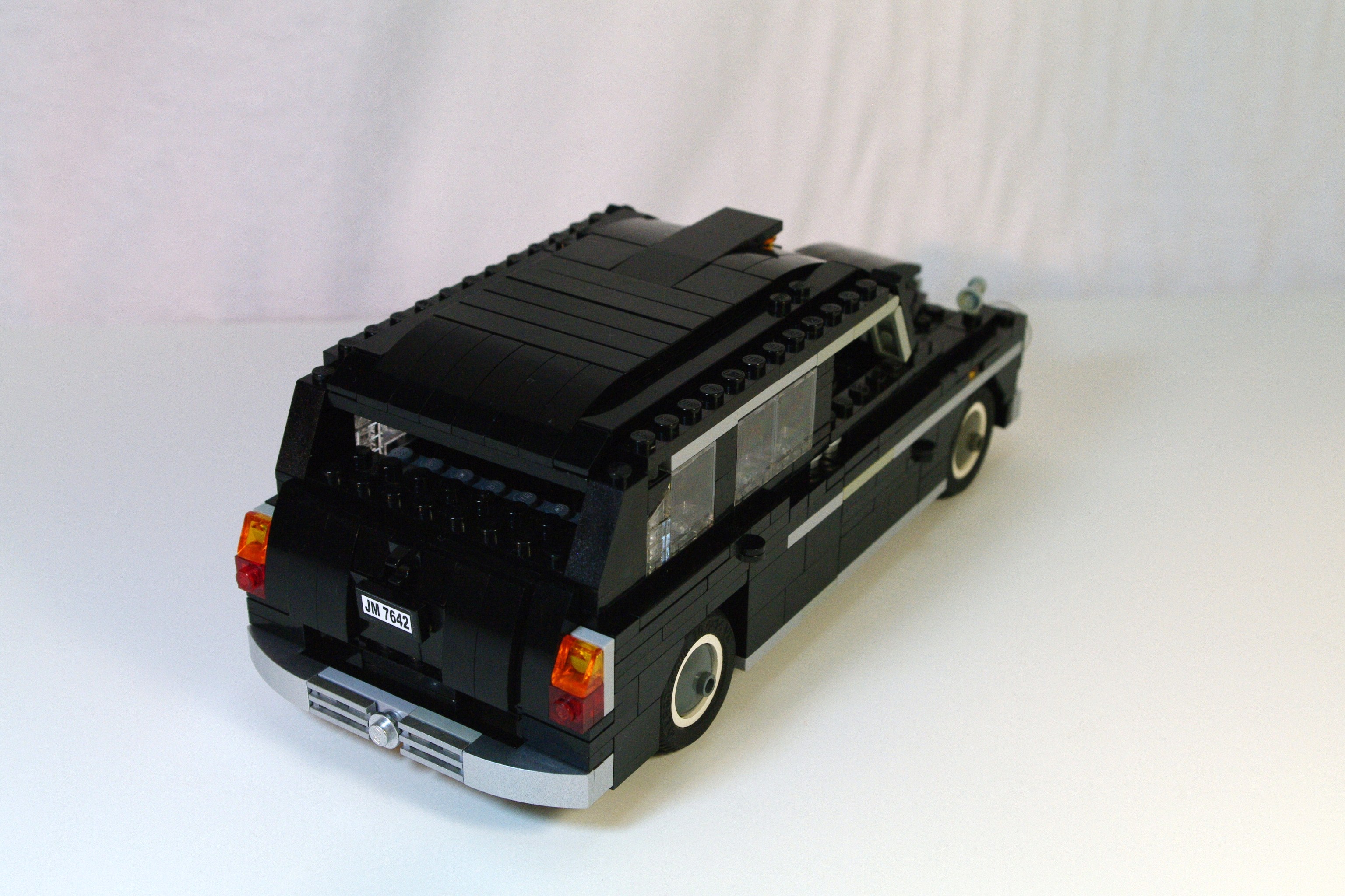 austin_fx4_black_cab_17.jpg