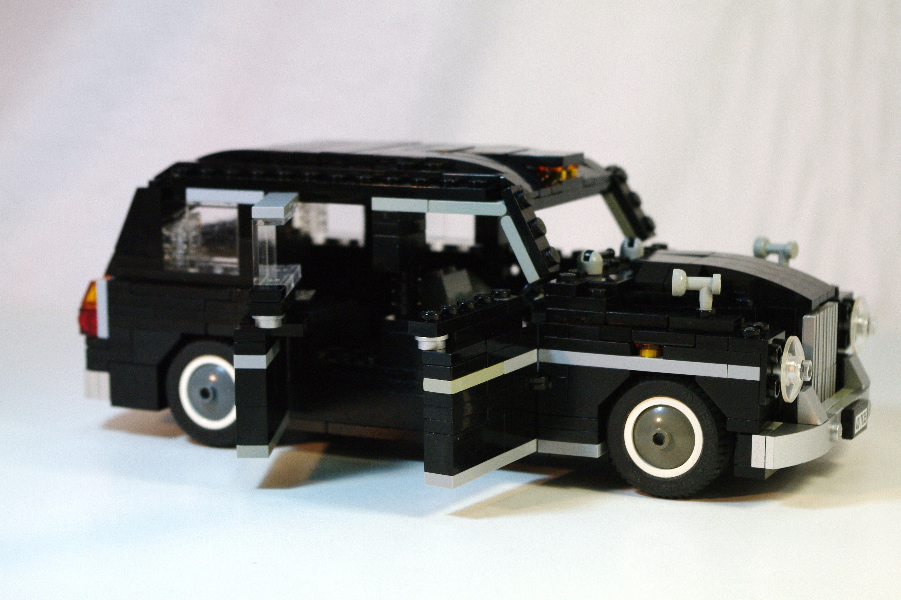 austin_fx4_black_cab_20.jpg