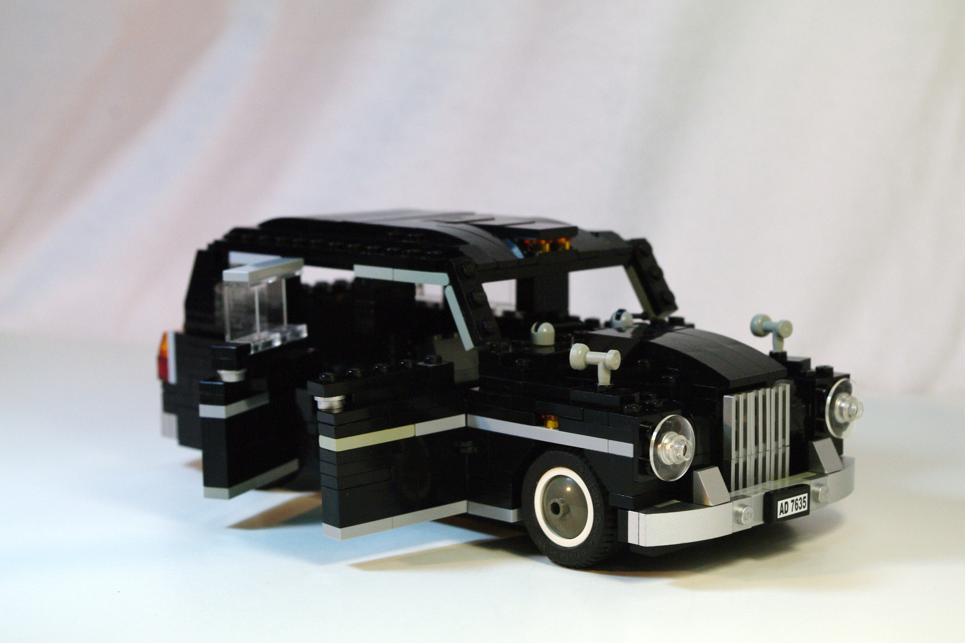 austin_fx4_black_cab_21.jpg