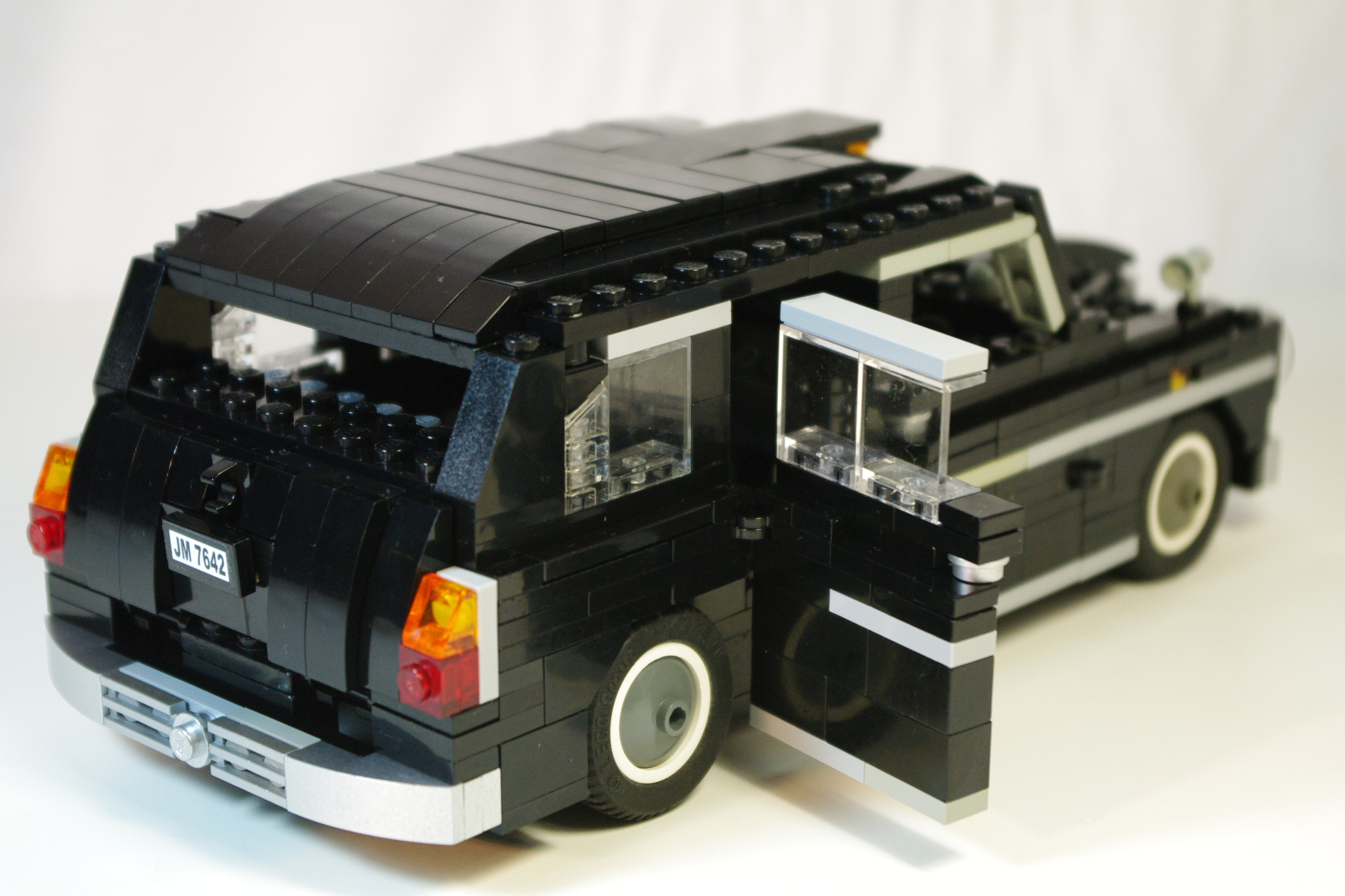 austin_fx4_black_cab_28.jpg