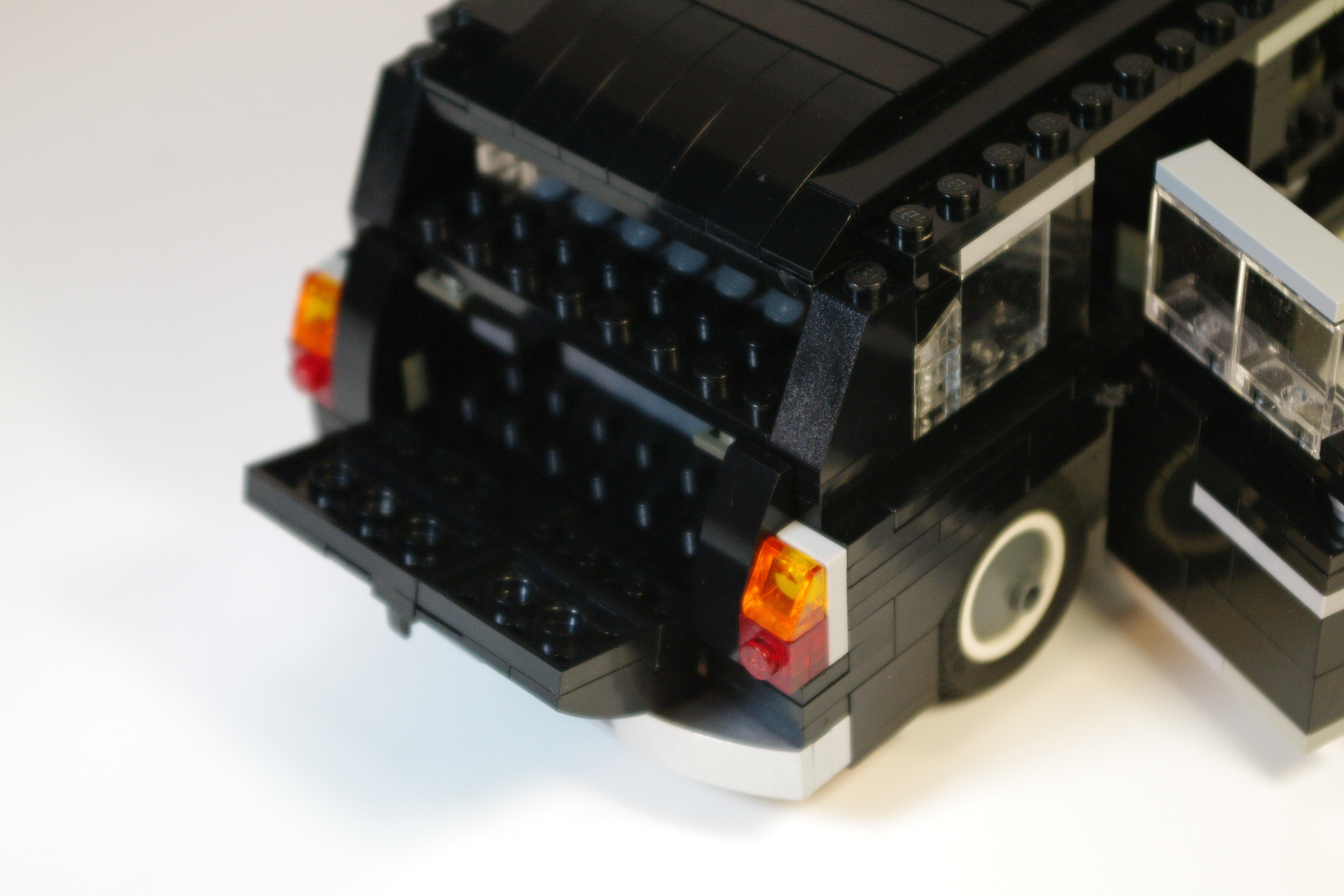 austin_fx4_black_cab_30.jpg