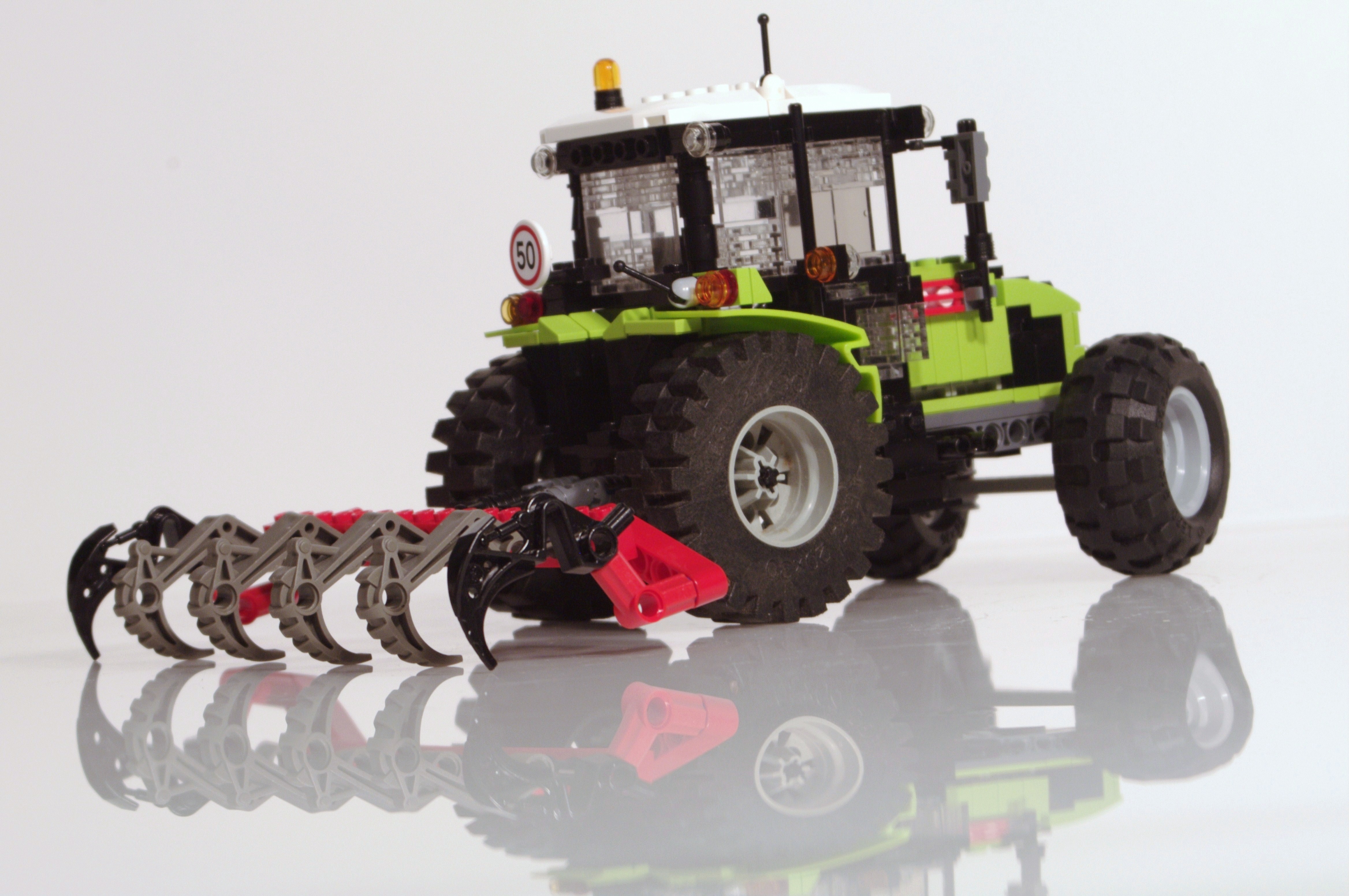 claas_axos_brick_30.jpg