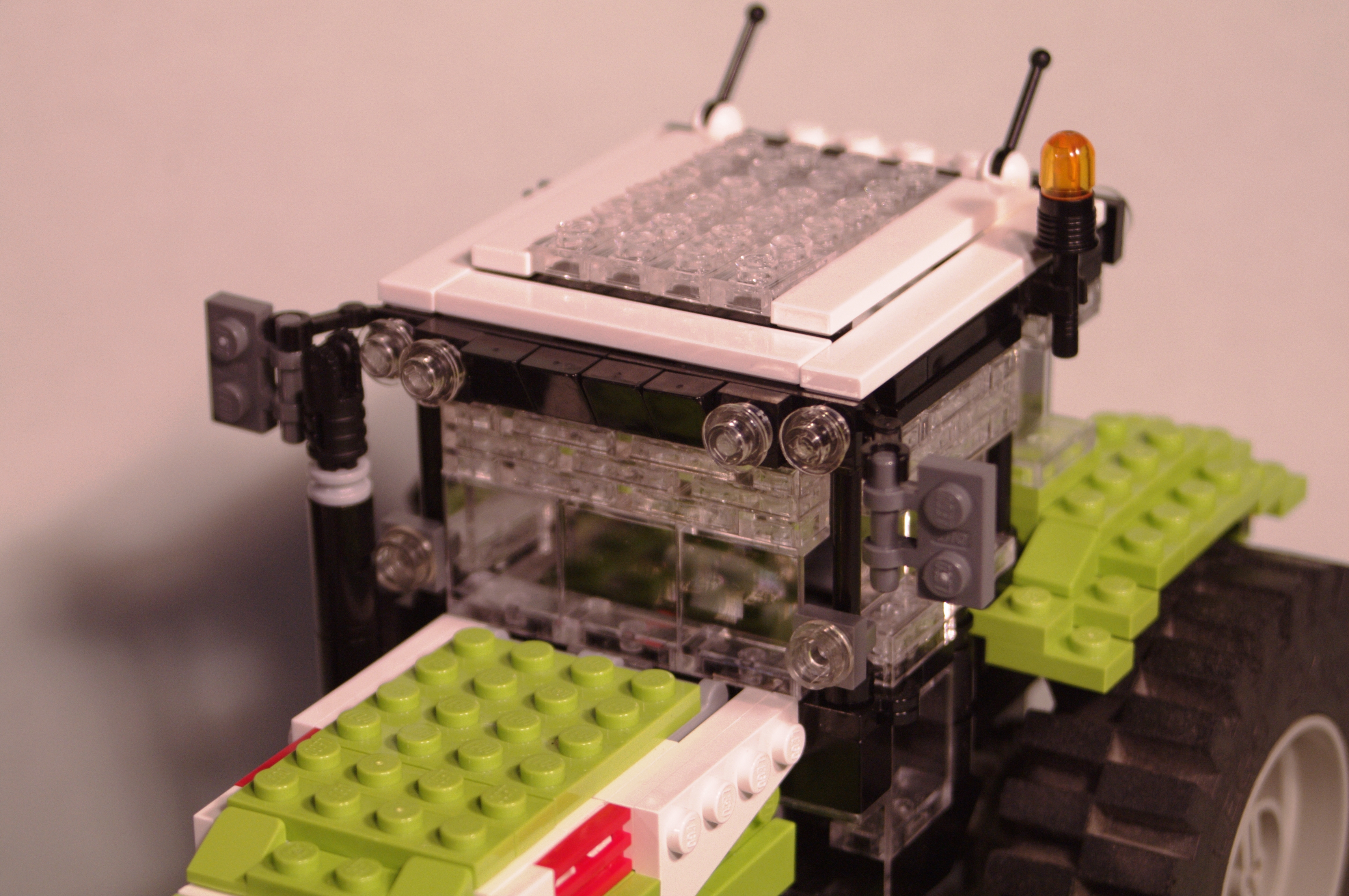 claas_arion_600_brick_06.jpg