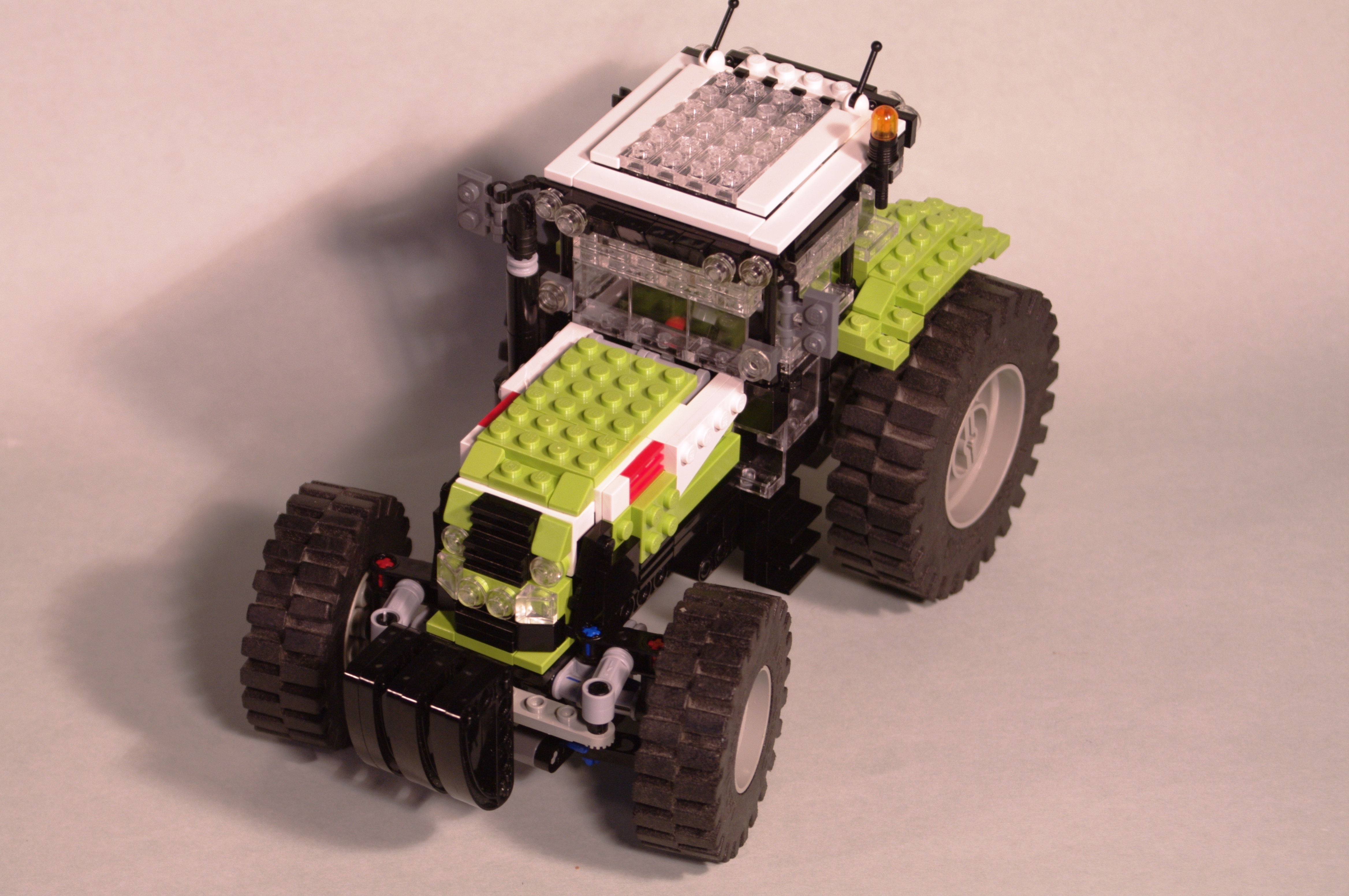 claas_arion_600_brick_08.jpg