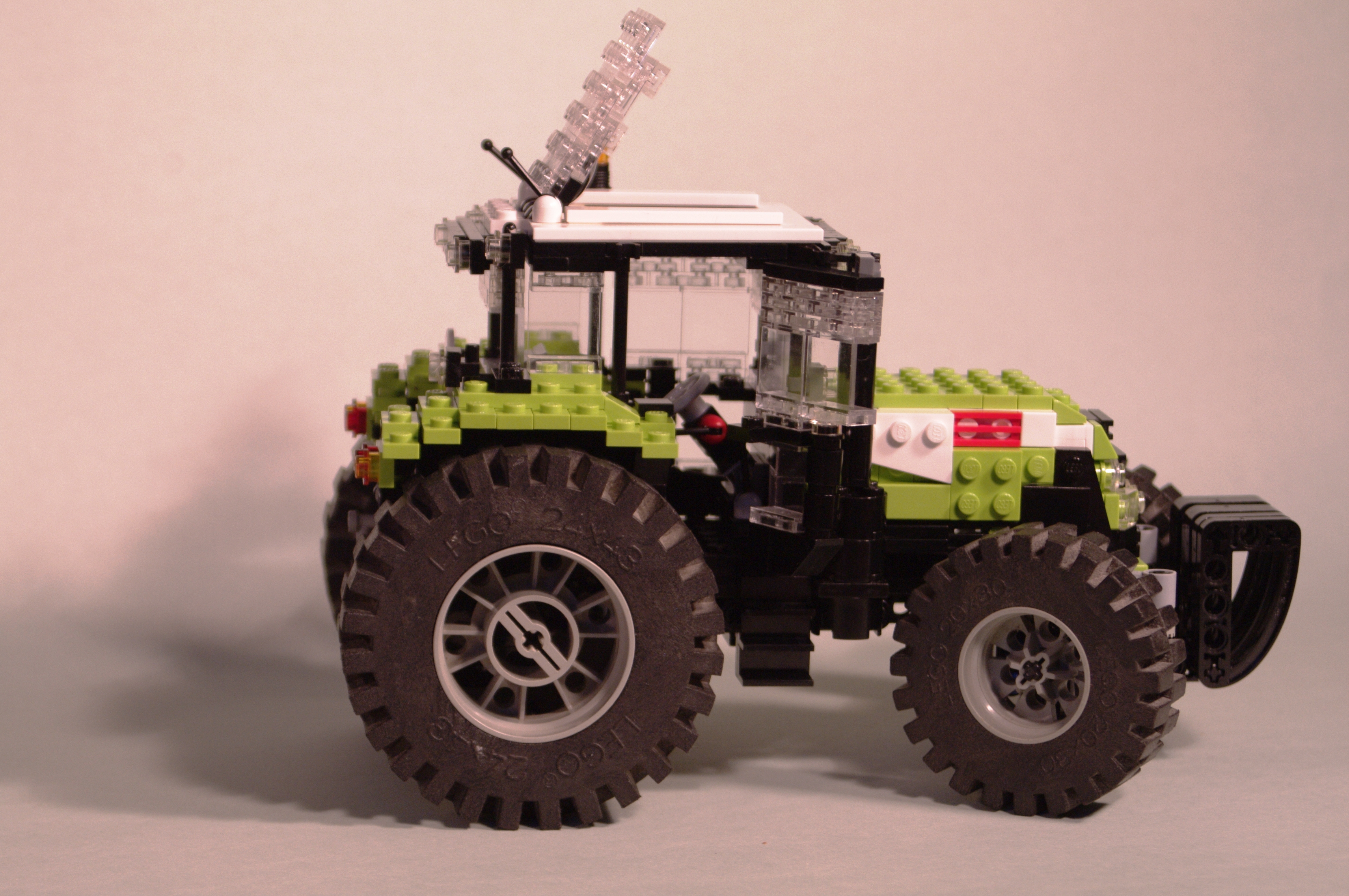 claas_arion_600_brick_19.jpg