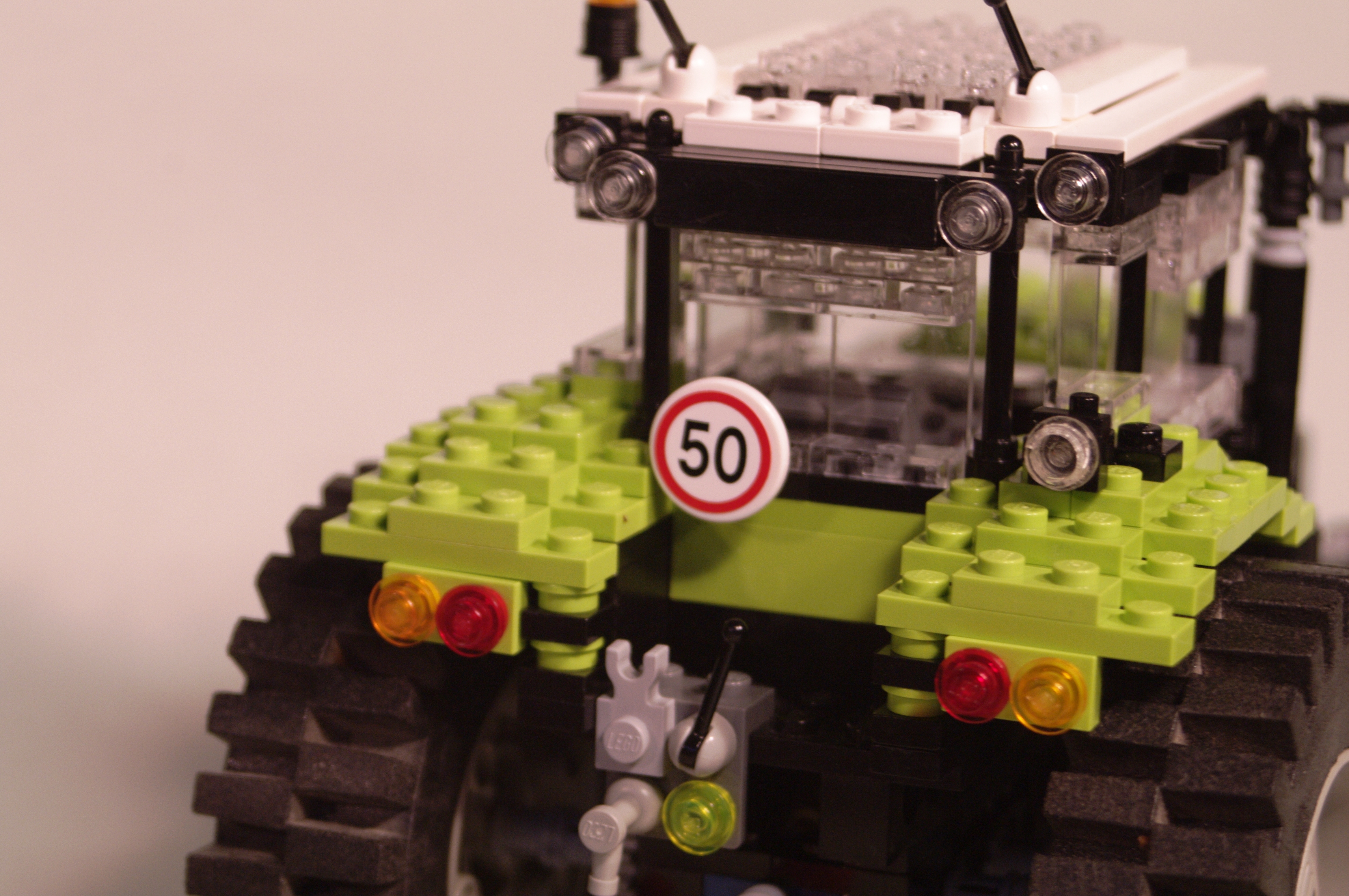 claas_arion_600_brick_27.jpg