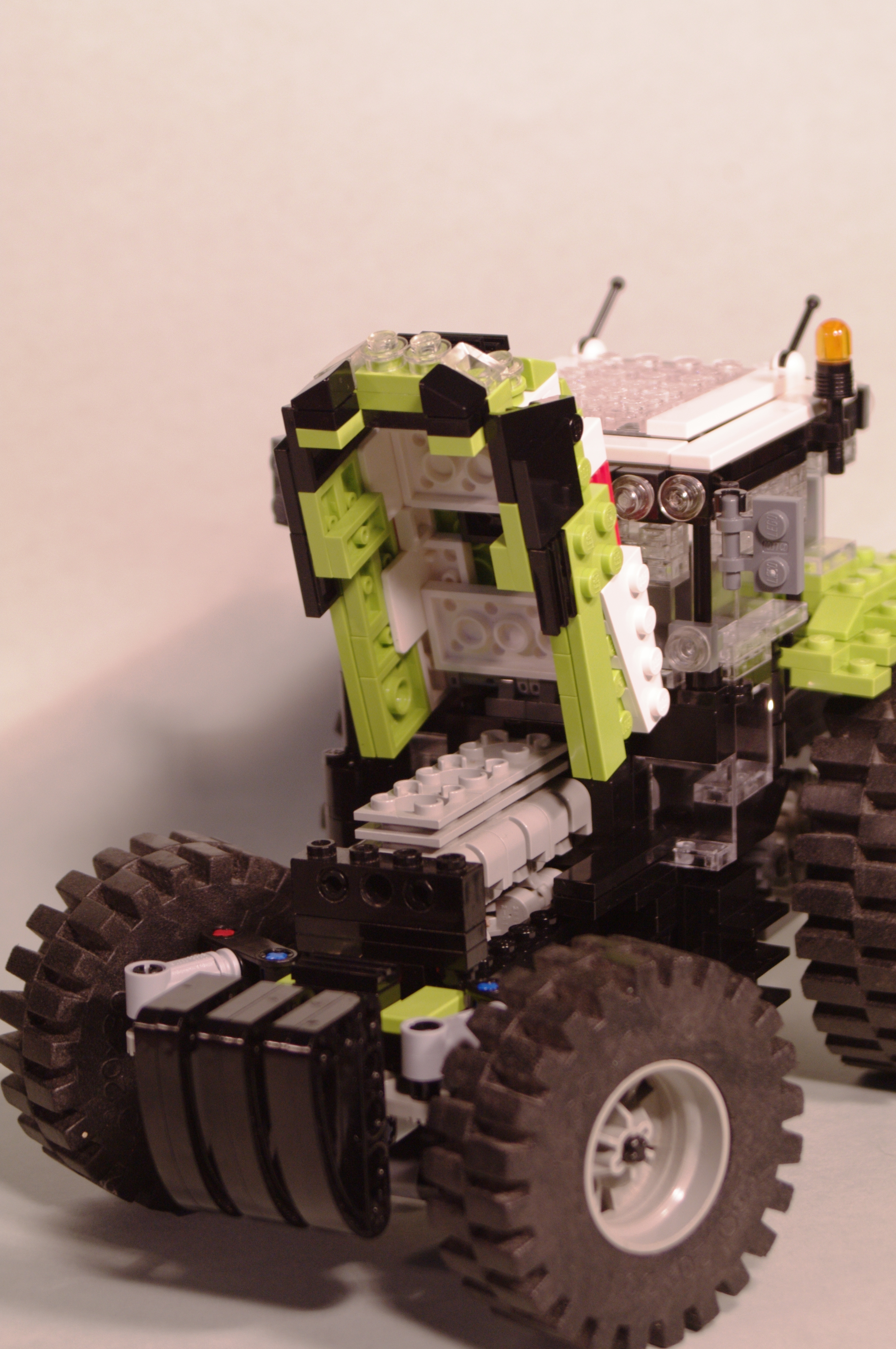 claas_arion_600_brick_37.jpg