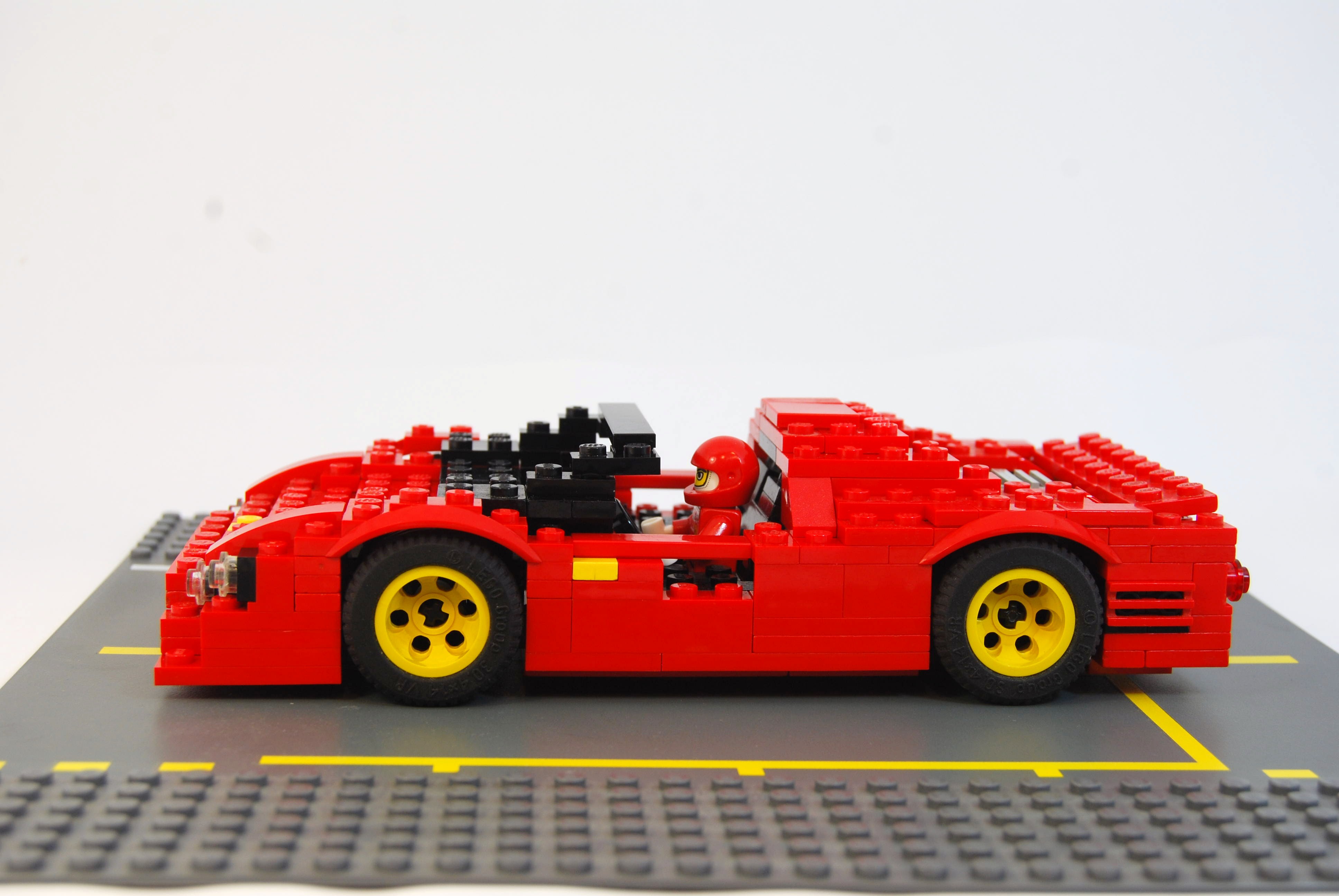 ferrari_330p4_02.jpg
