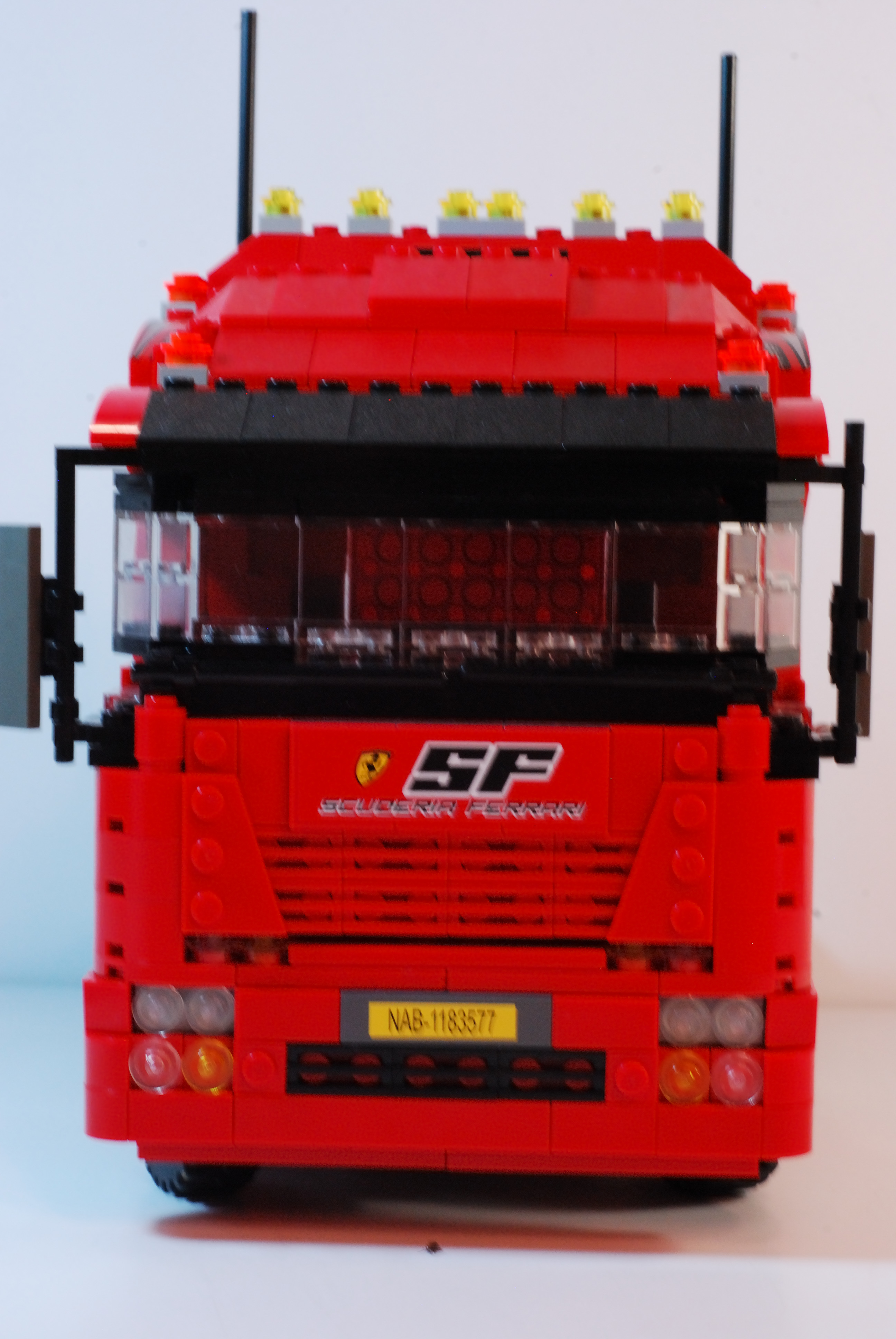 ferrari_2009_formula_1_team_tractor_15.jpg