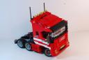 ferrari_2009_formula_1_team_tractor_03.jpg