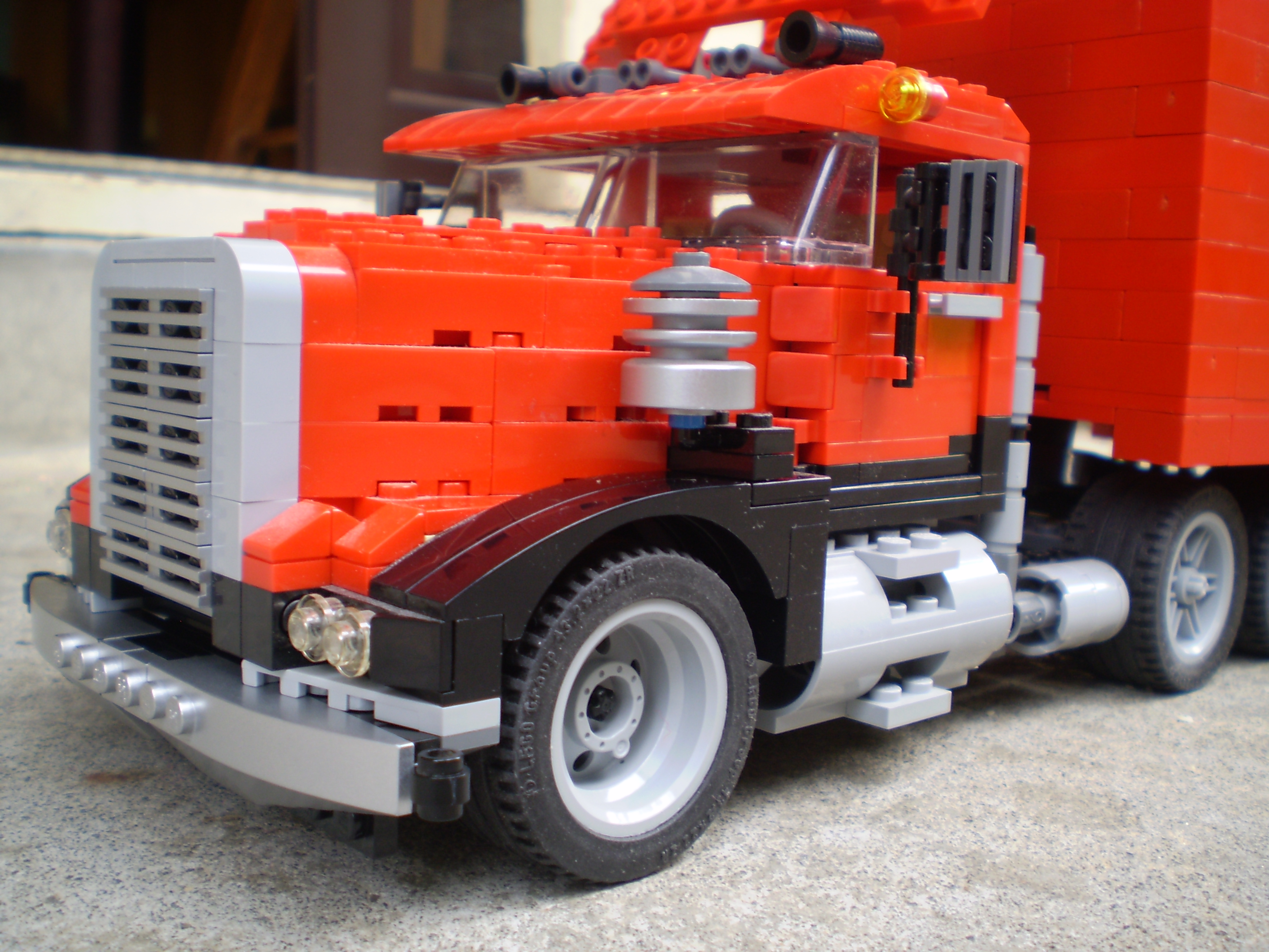 ferrari_truck_transporter_04.jpg