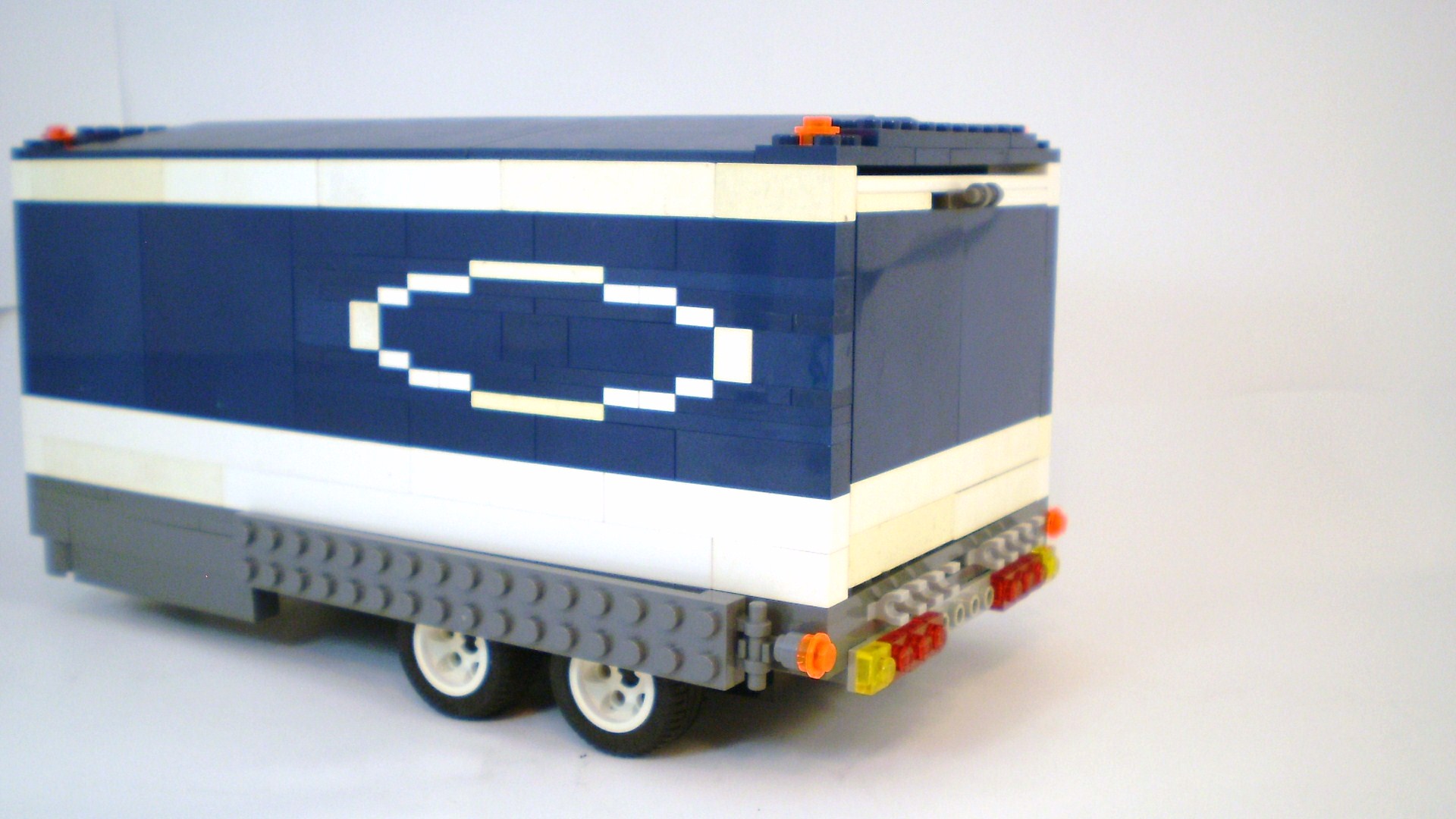 ford_racing_team_trailer_13.jpg