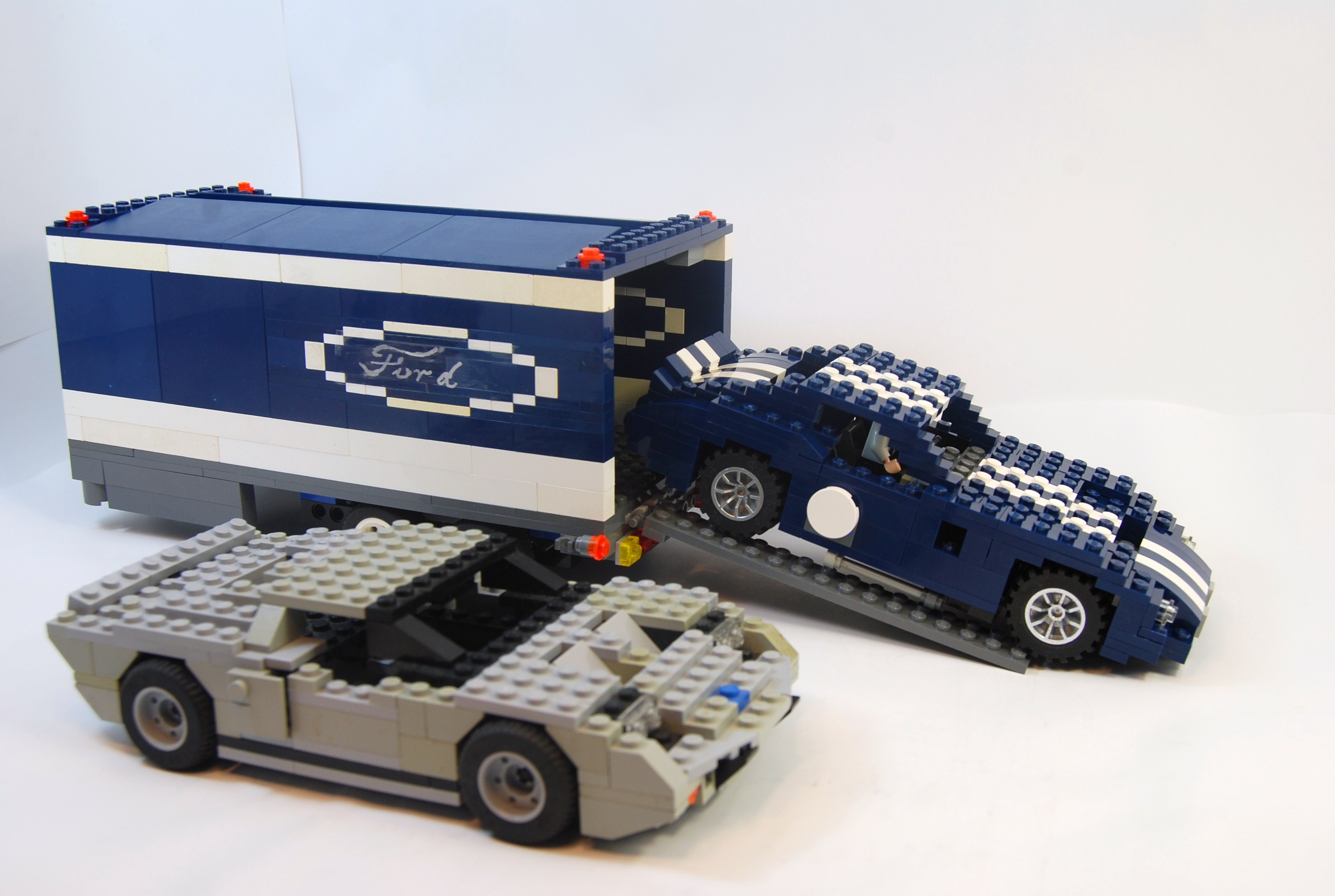 ford_racing_team_trailer_37.jpg