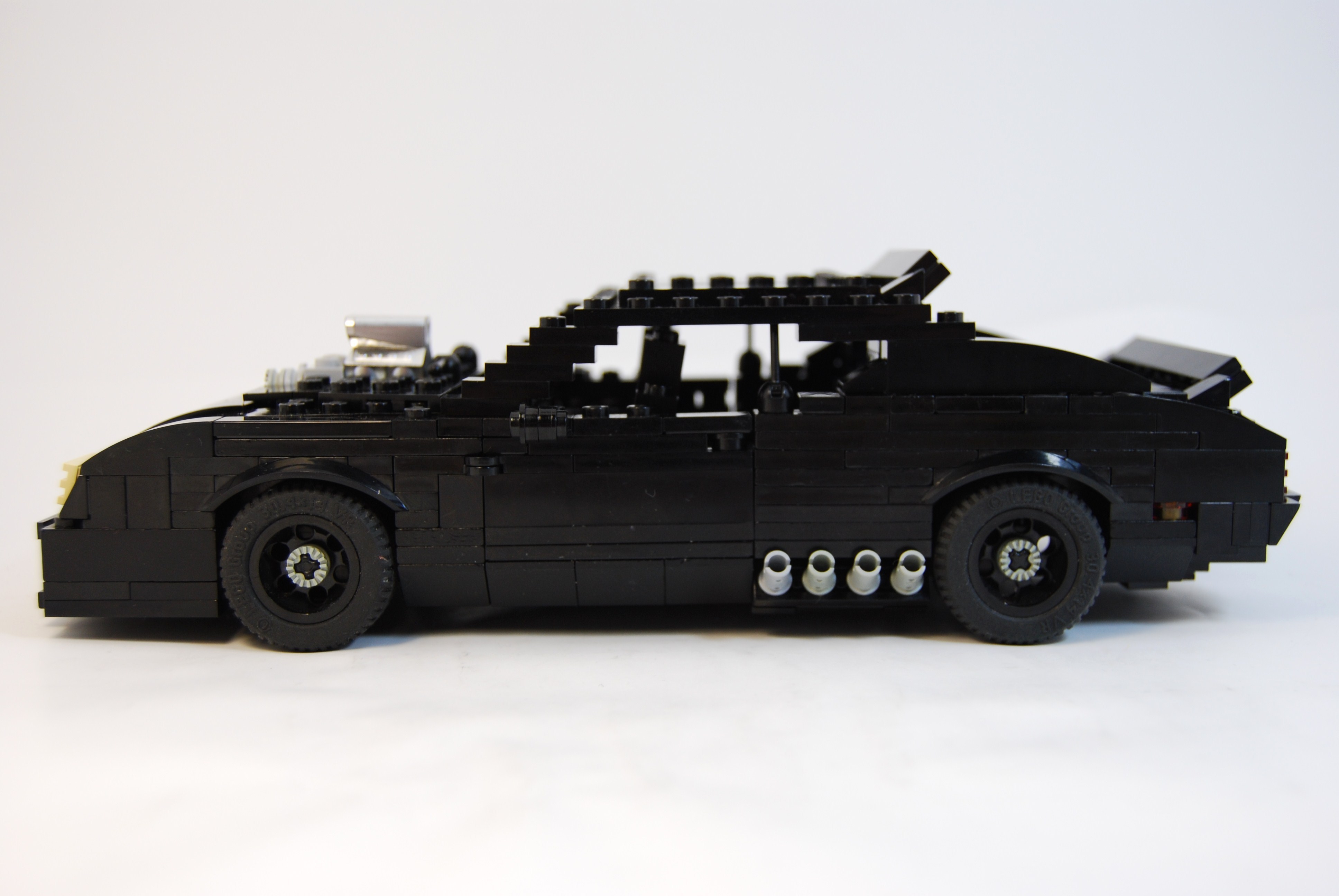 mad_max_interceptor_01.jpg