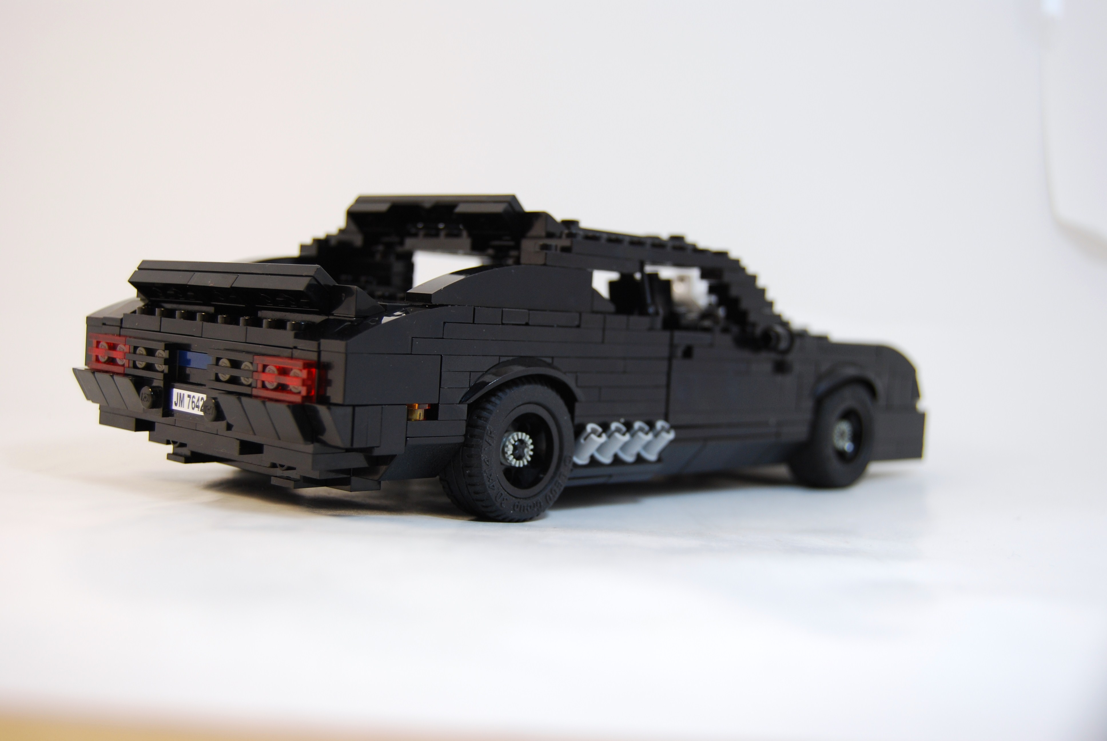 mad_max_interceptor_25.jpg