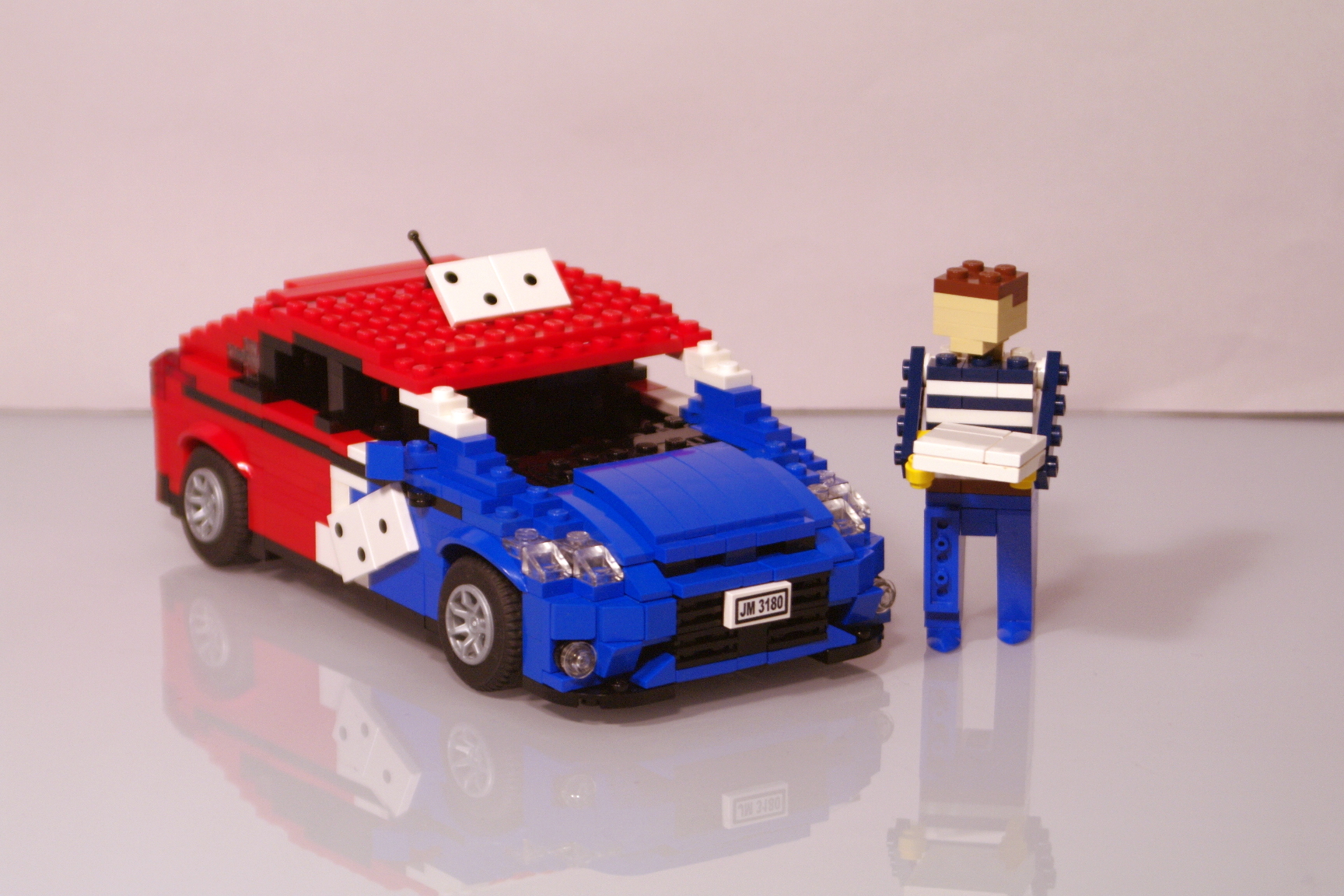 ford_c346_focus_dominos_pizza_02.jpg