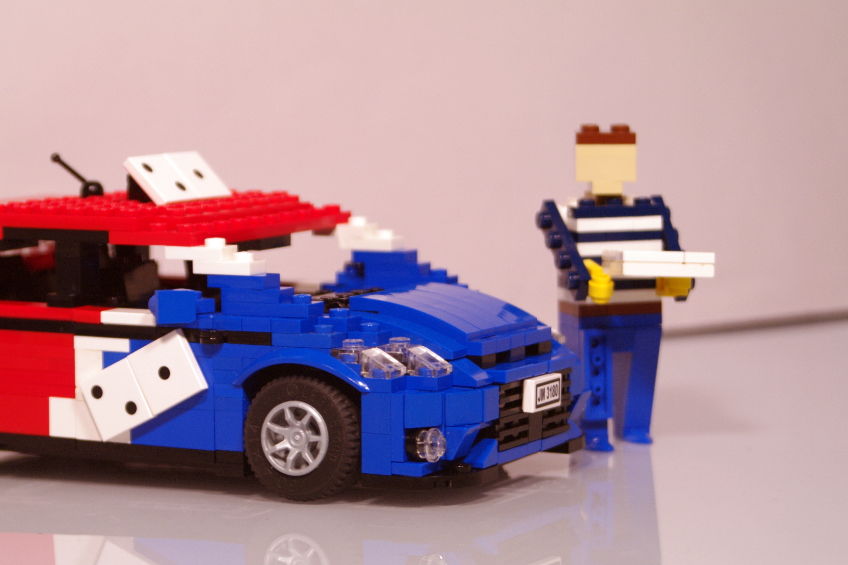 ford_c346_focus_dominos_pizza_03.jpg