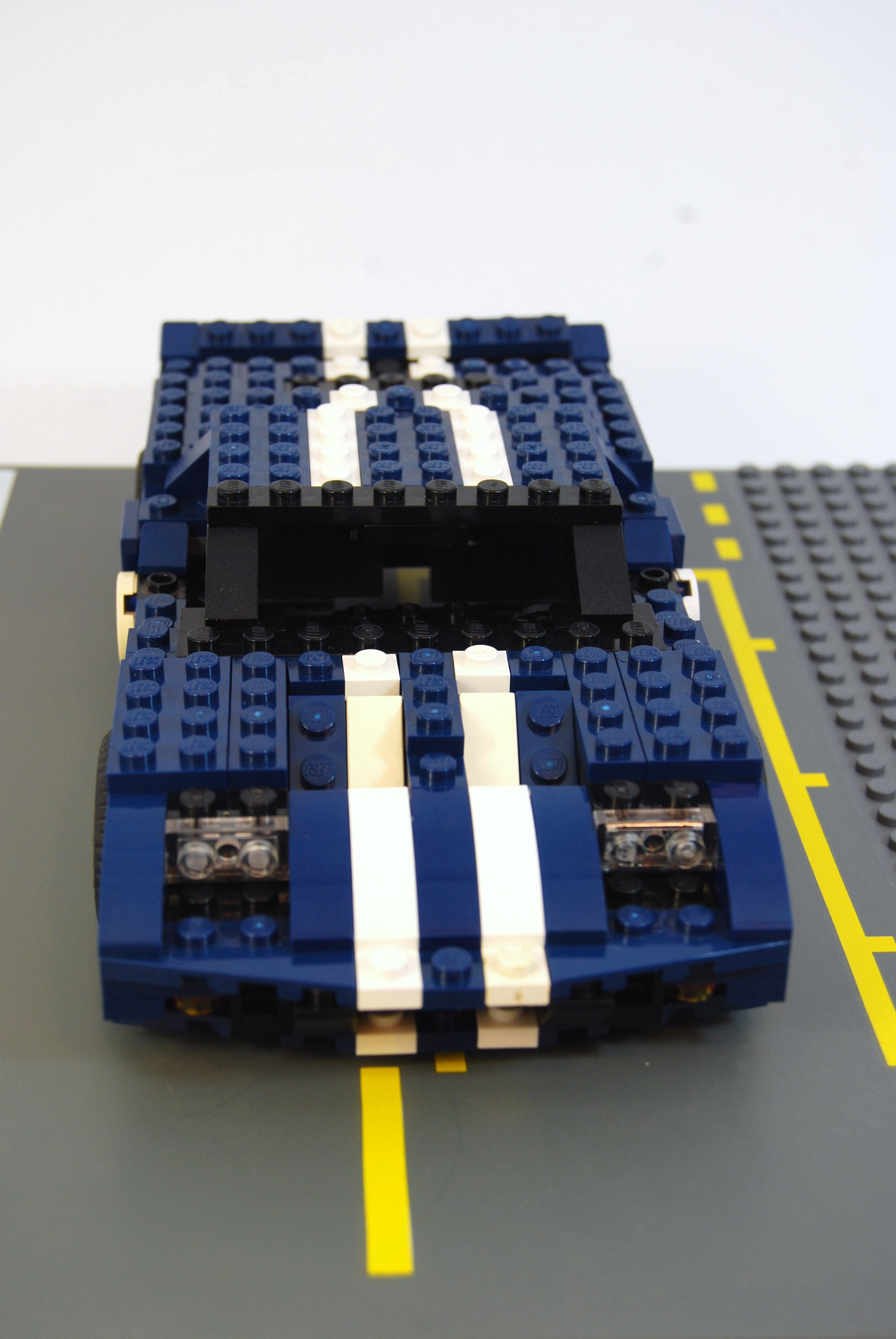 ford_gt40_41.jpg