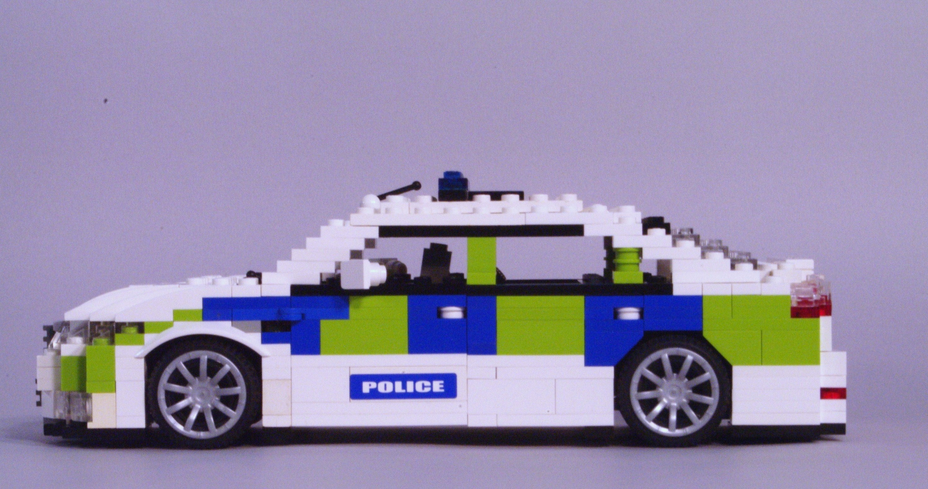 ford_mondeo_mk3_police_03.jpg