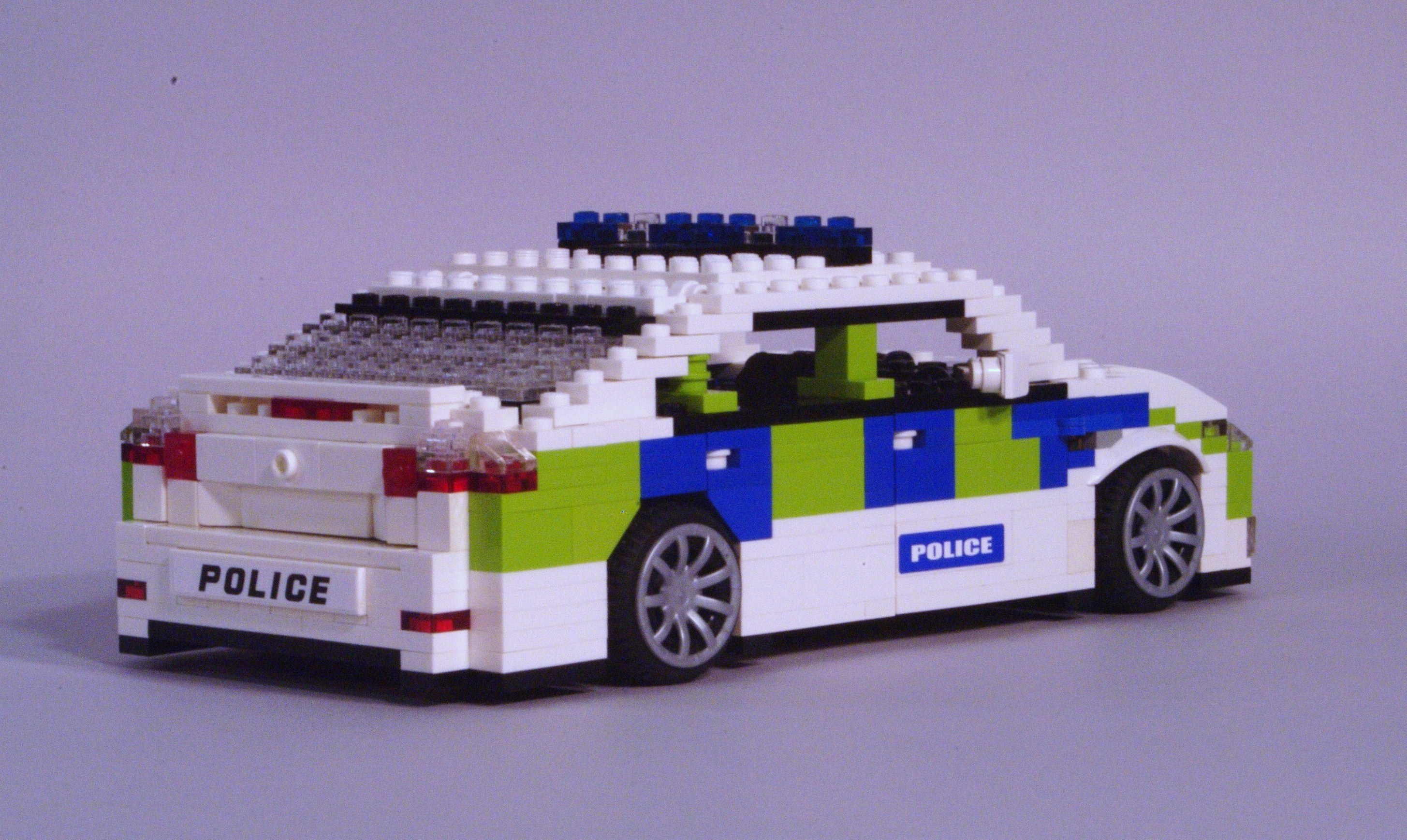 ford_mondeo_mk3_police_11.jpg