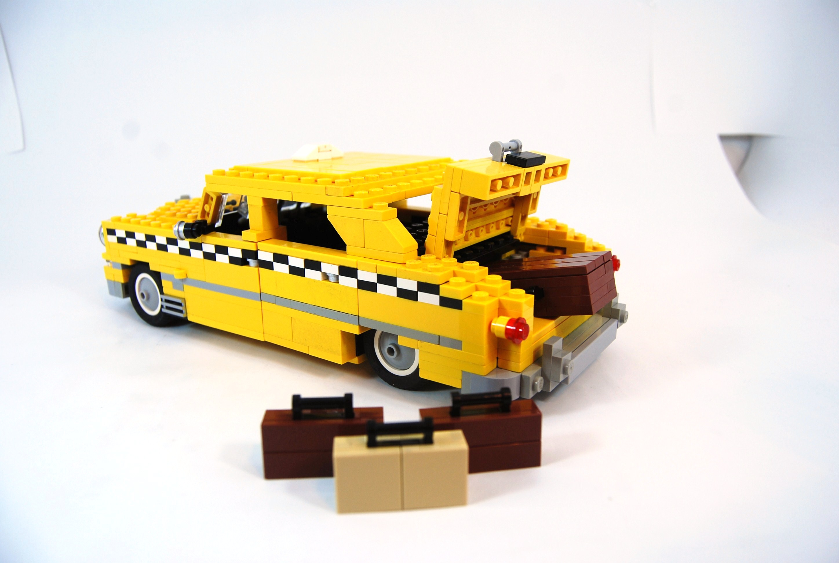 1949_ford_fordor_taxi_with_luggage_05.jpg