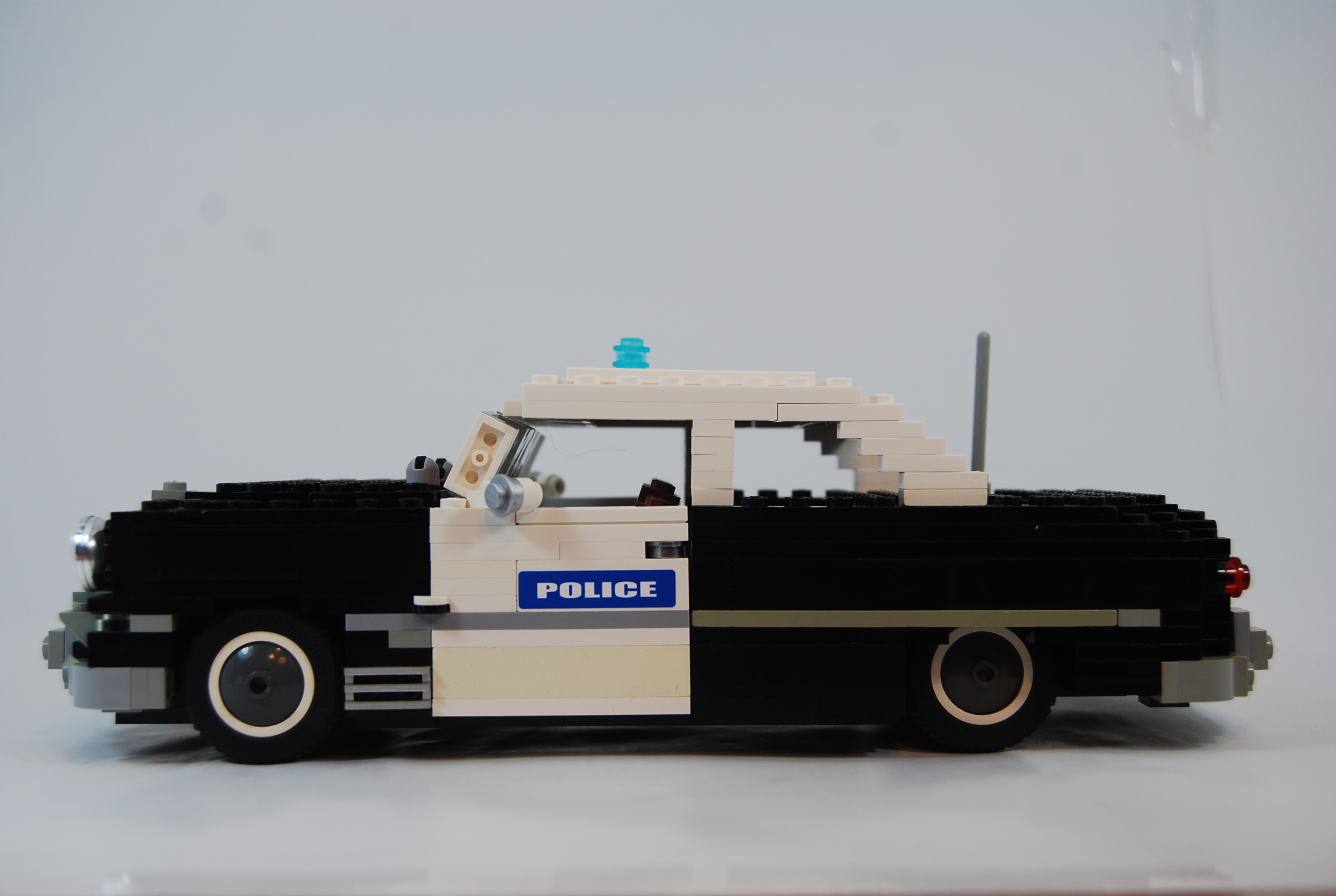 1949_ford_tudor_police_unit_05.jpg