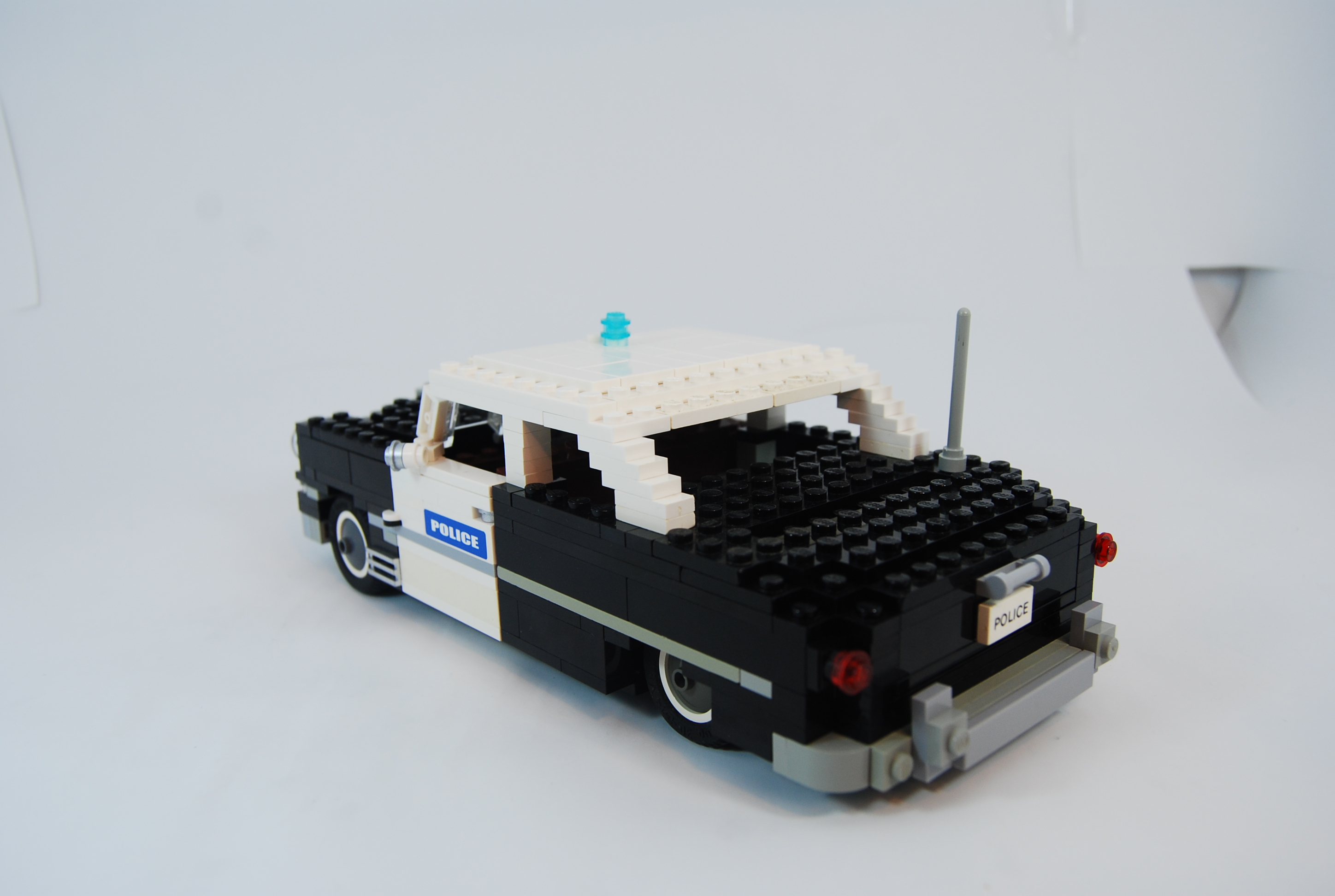 1949_ford_tudor_police_unit_09.jpg