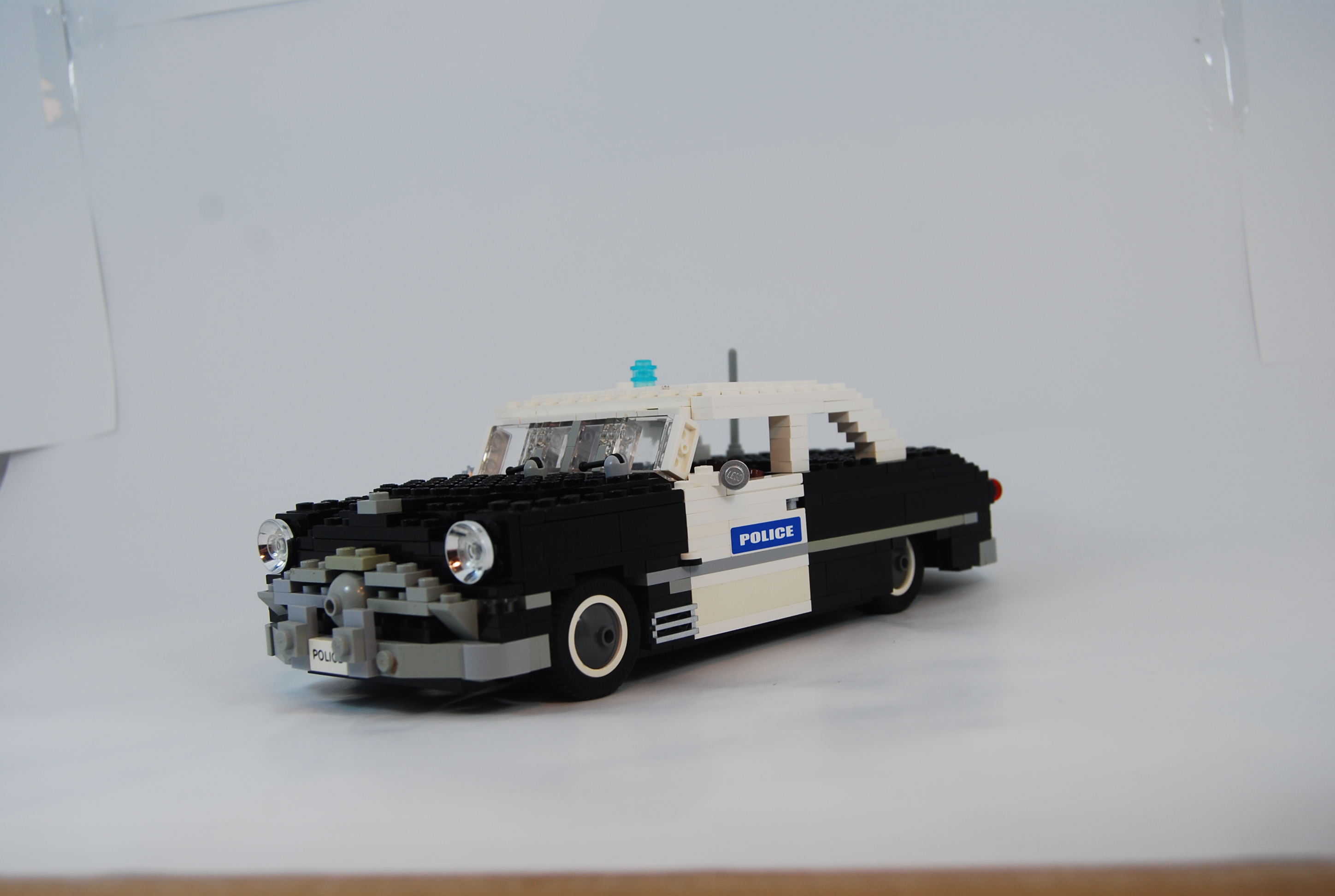 1949_ford_tudor_police_unit_17.jpg
