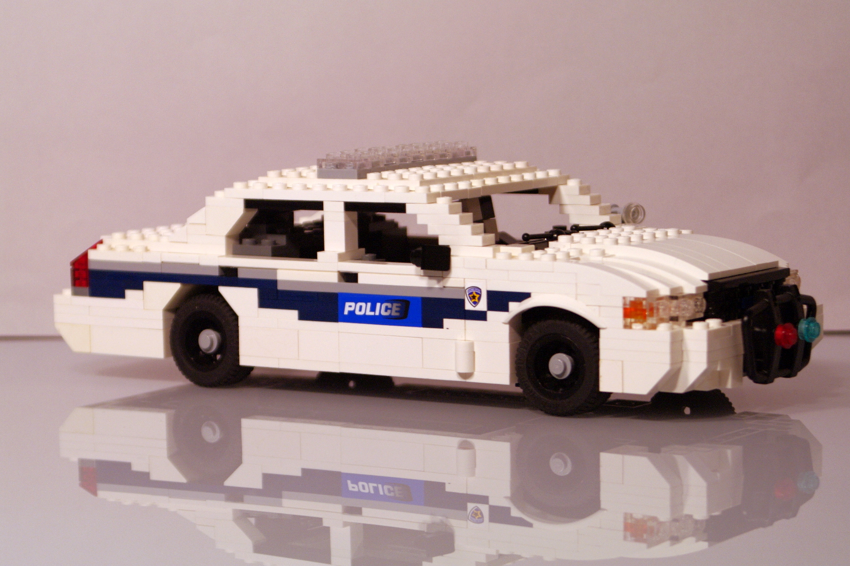 ford_crown_victoria_washington_police_21.jpg