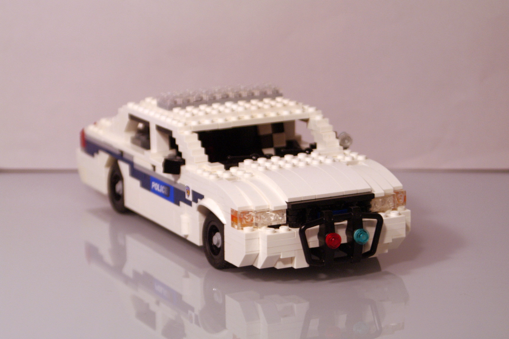 ford_crown_victoria_washington_police_24.jpg