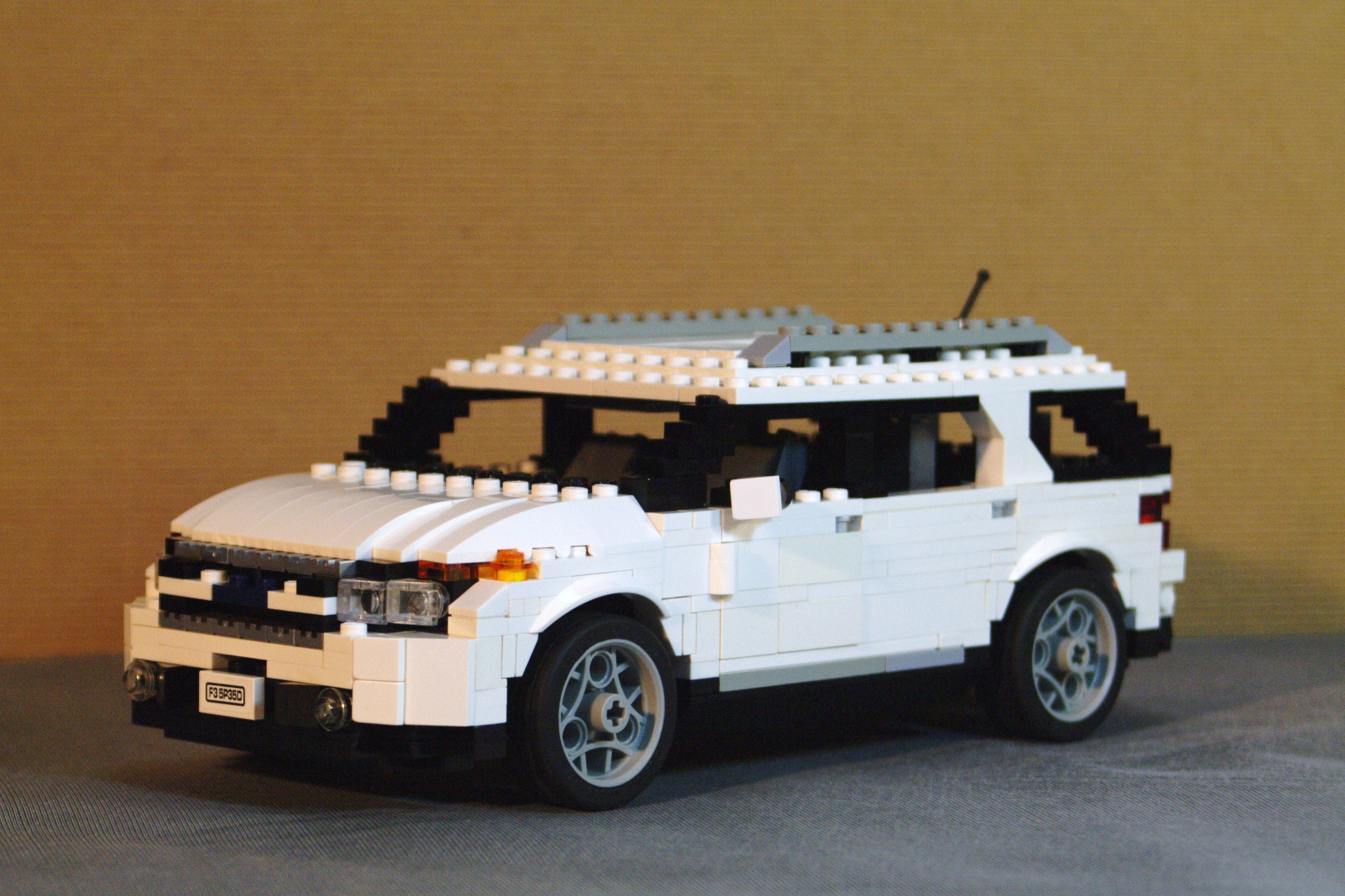 ford_explorer_2011_01.jpg