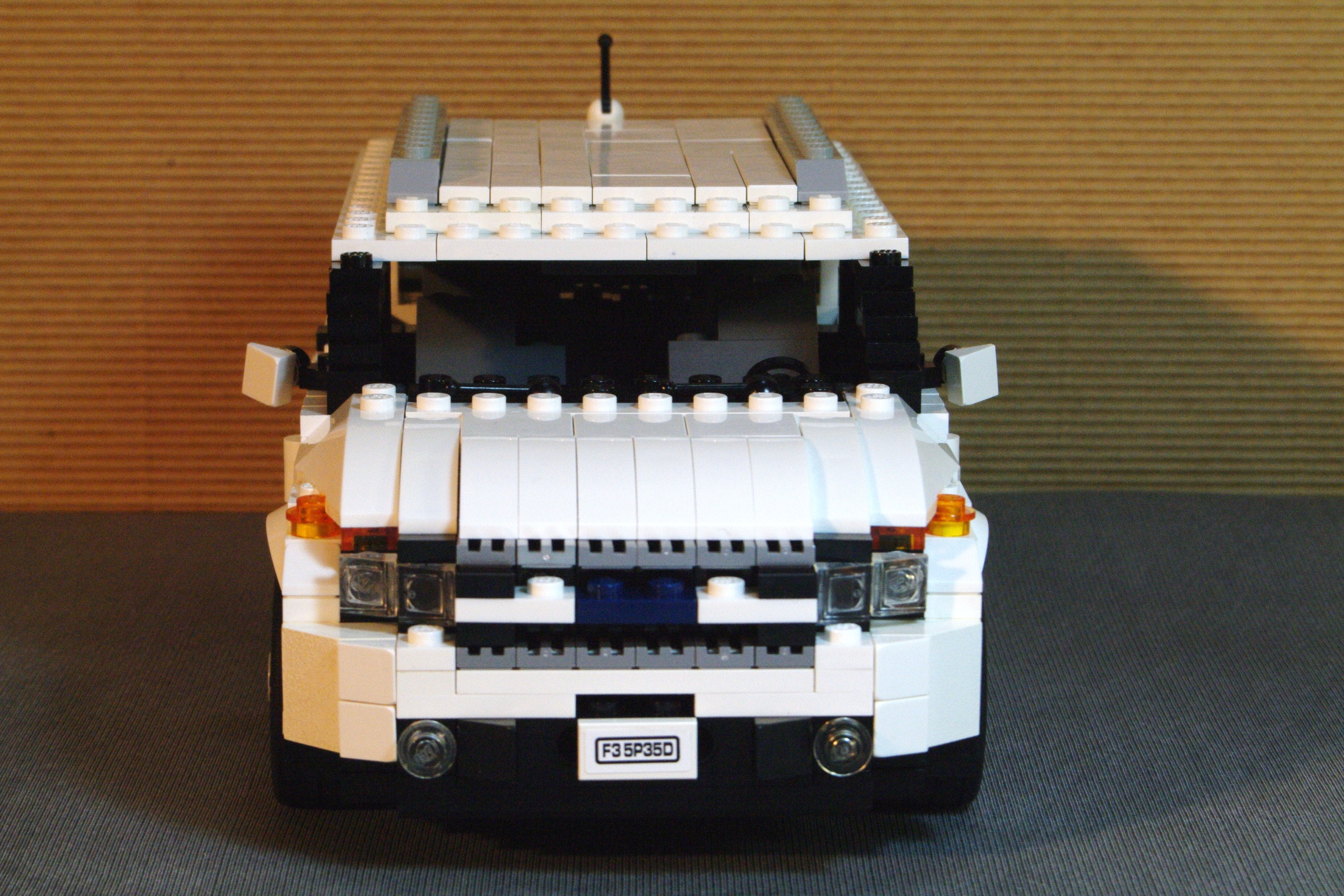 ford_explorer_2011_20.jpg
