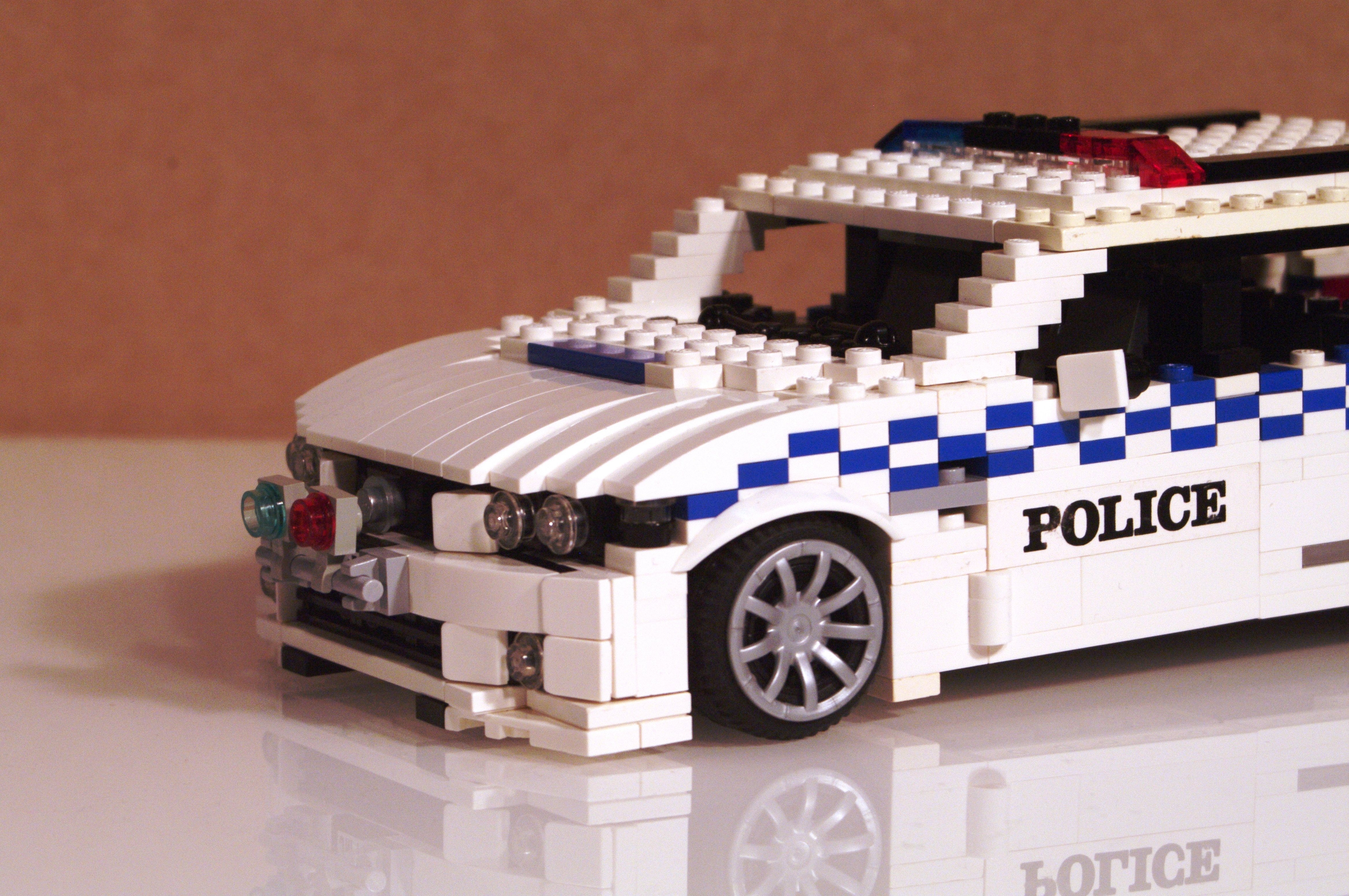 holden_commodore_ve_ss_police_wagon_03.jpg