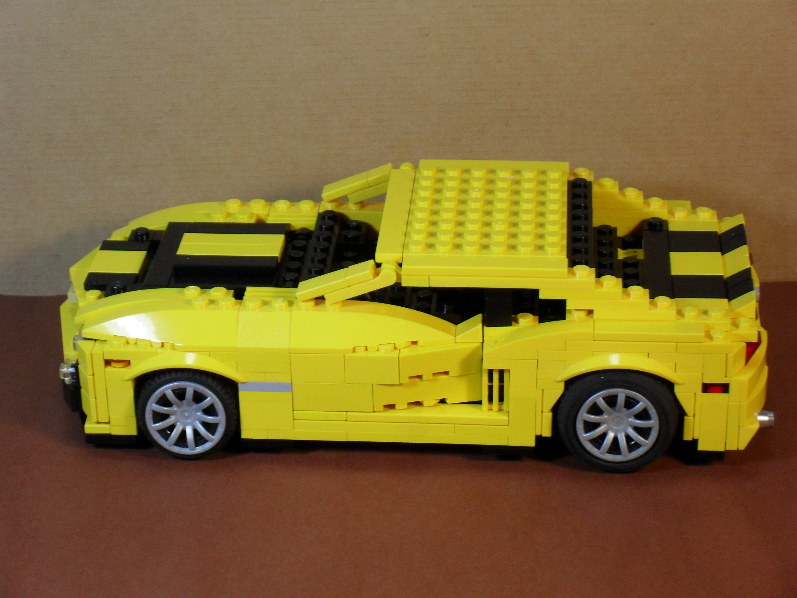 chevrolet_camaro_2010_bumble_bee_03.jpg