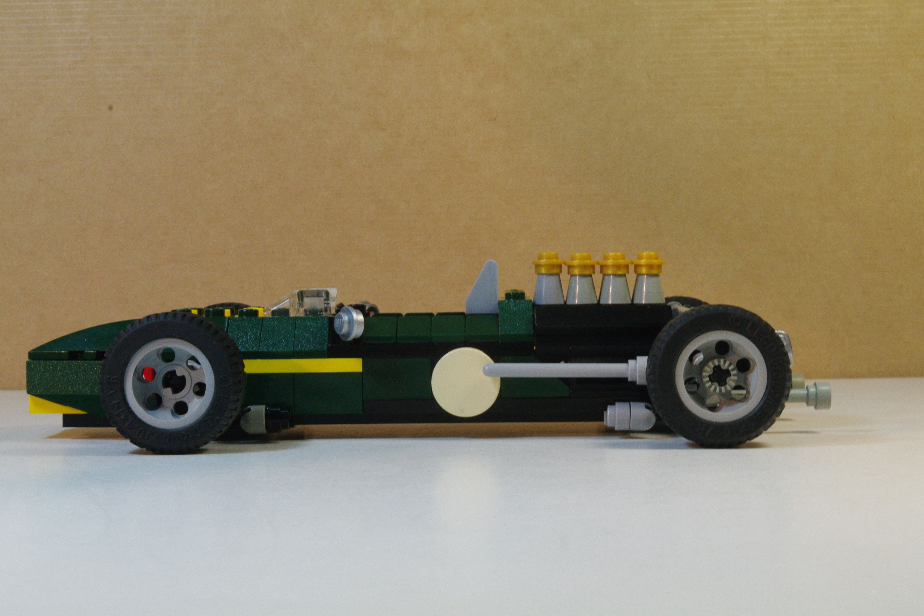lotus_49a_formula_1_racer_03.jpg