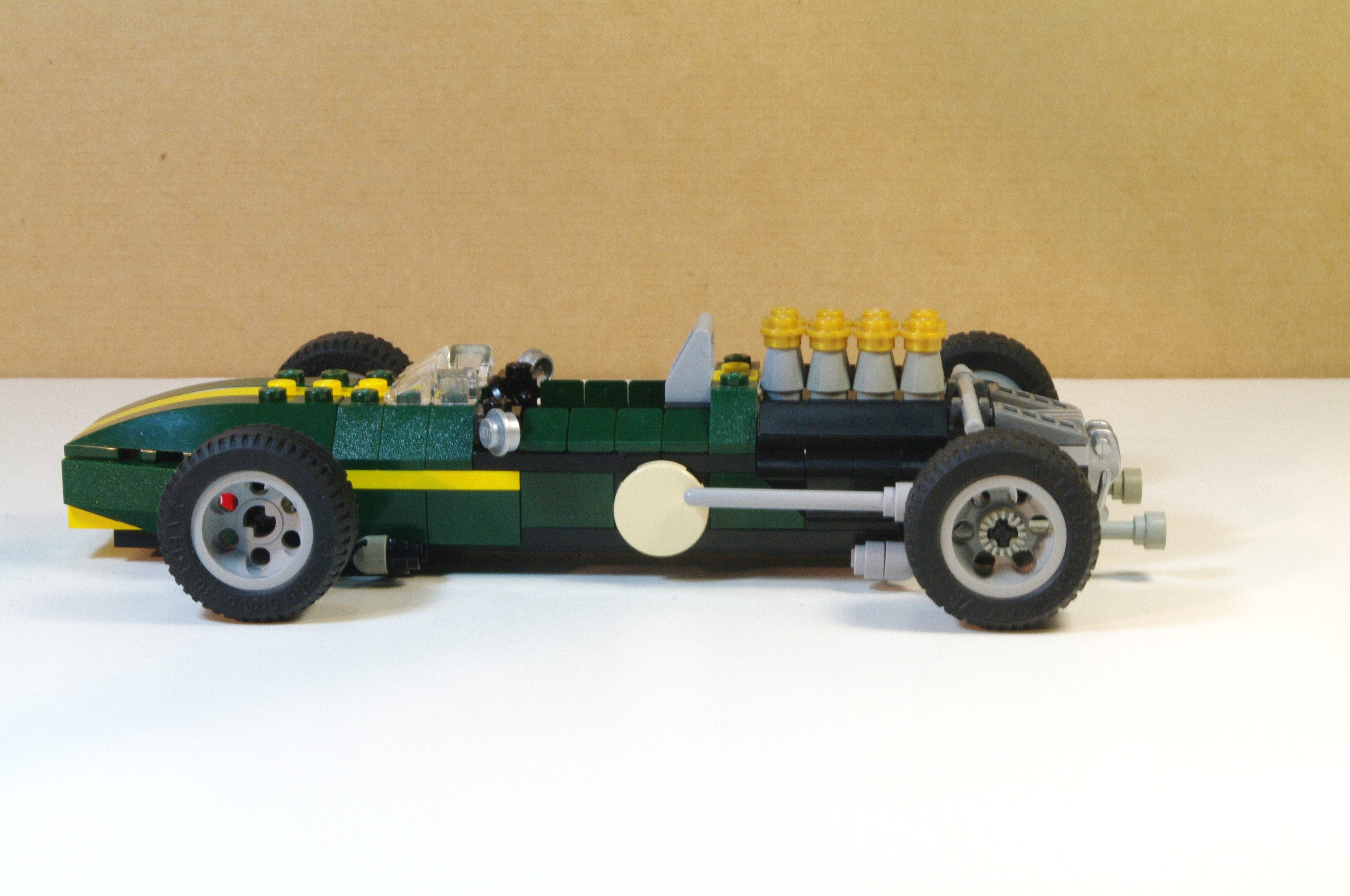 lotus_49a_formula_1_racer_04.jpg