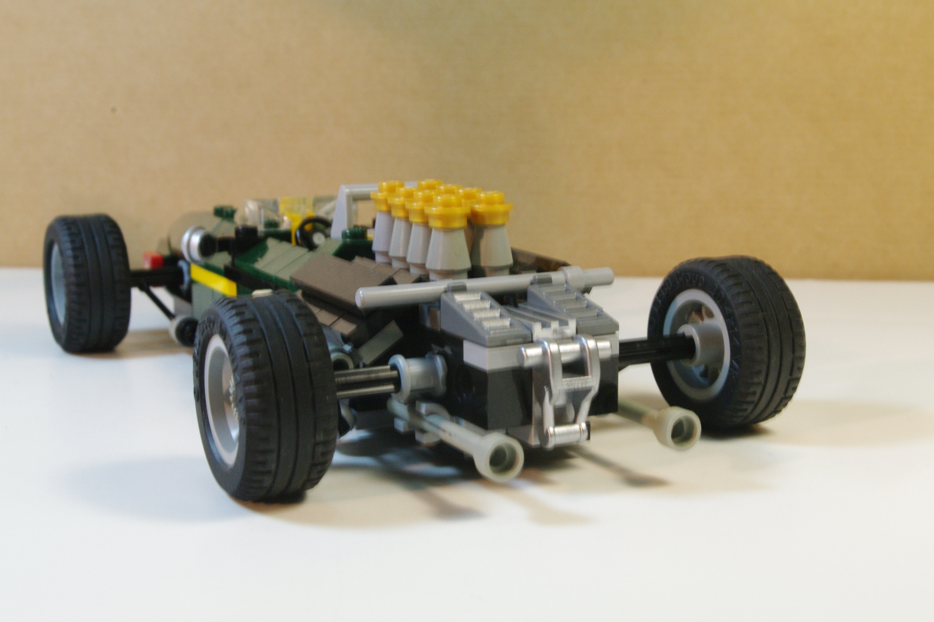 lotus_49a_formula_1_racer_06.jpg
