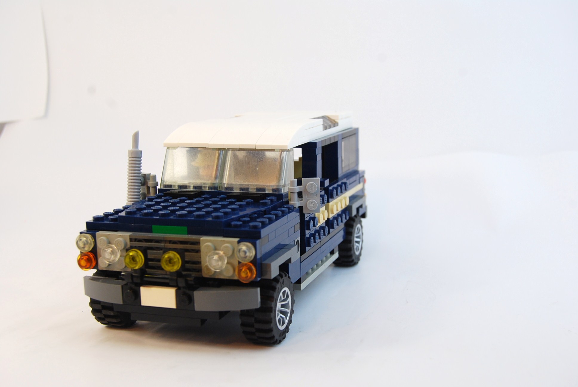landrover_defender_51.jpg