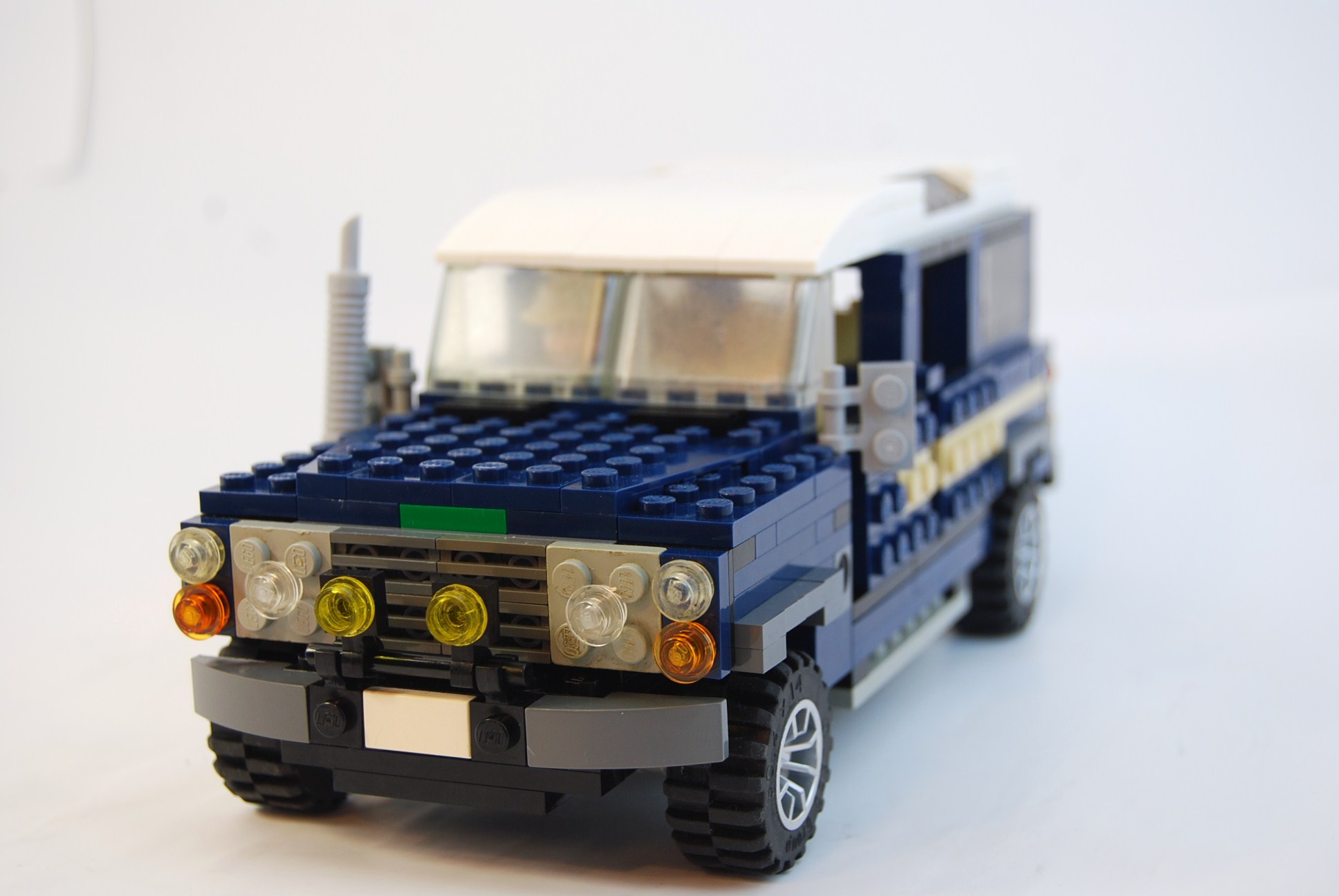 landrover_defender_52.jpg